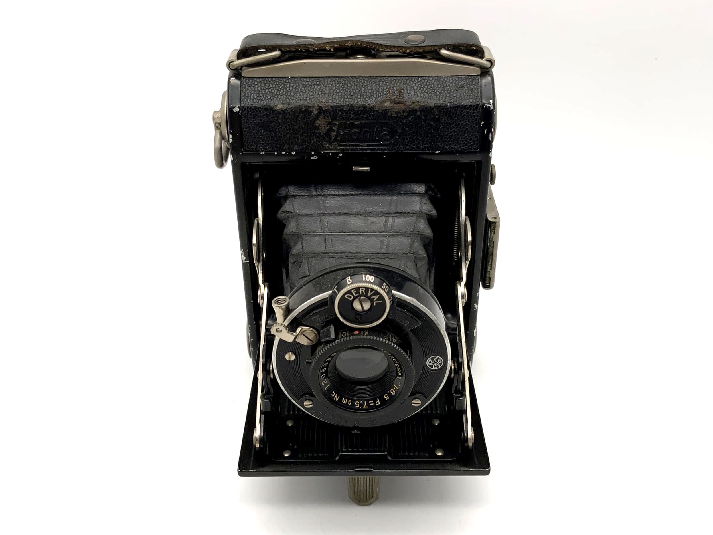 Zeiss Ikon Ikonta 520 folding camera with Novar Anastigmat 1:6.3 F=7.5cm