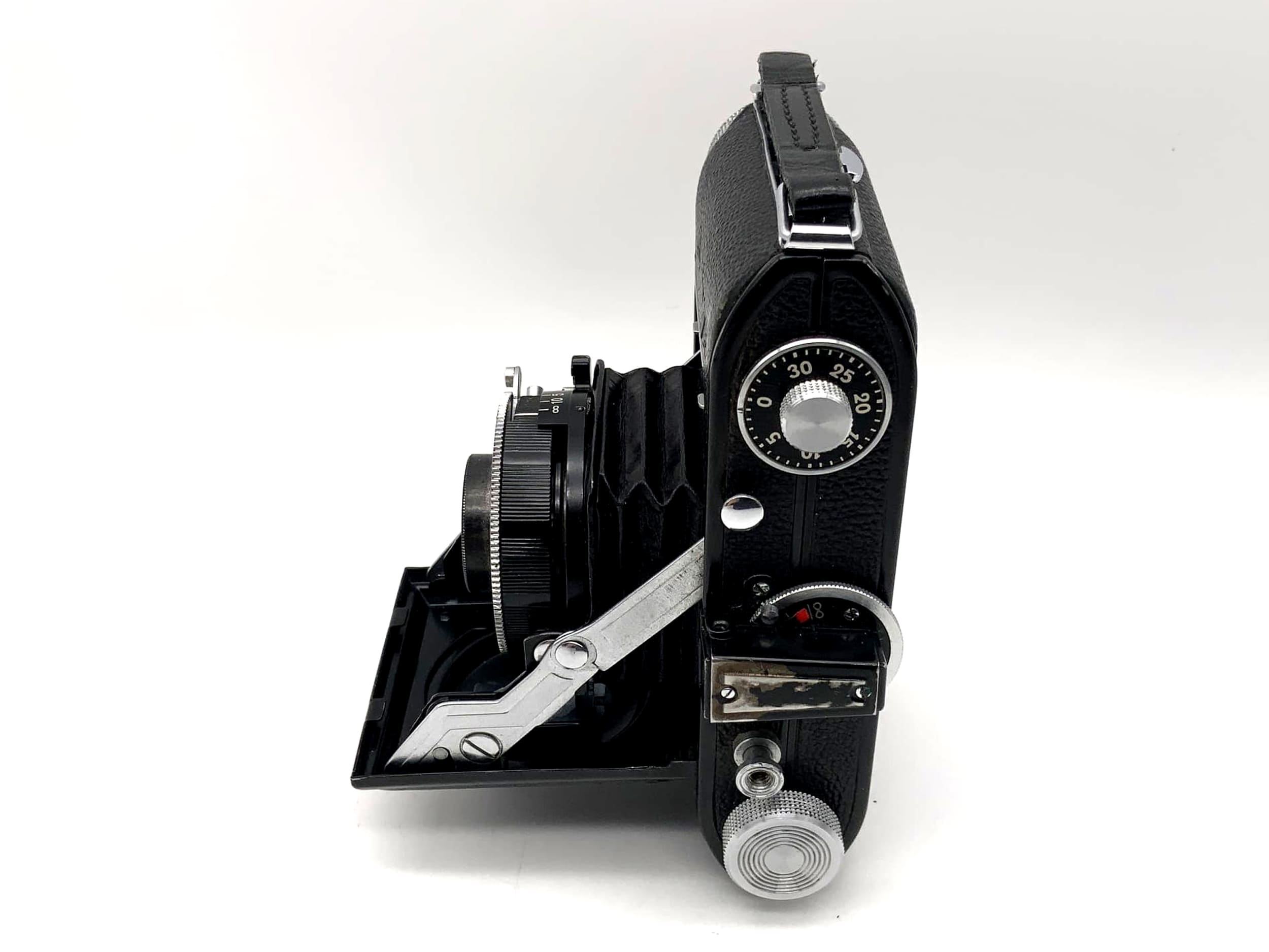 Balda Beltica folding camera with Carl Zeiss Tessar 1:3.5 f=5cm red T Cludor
