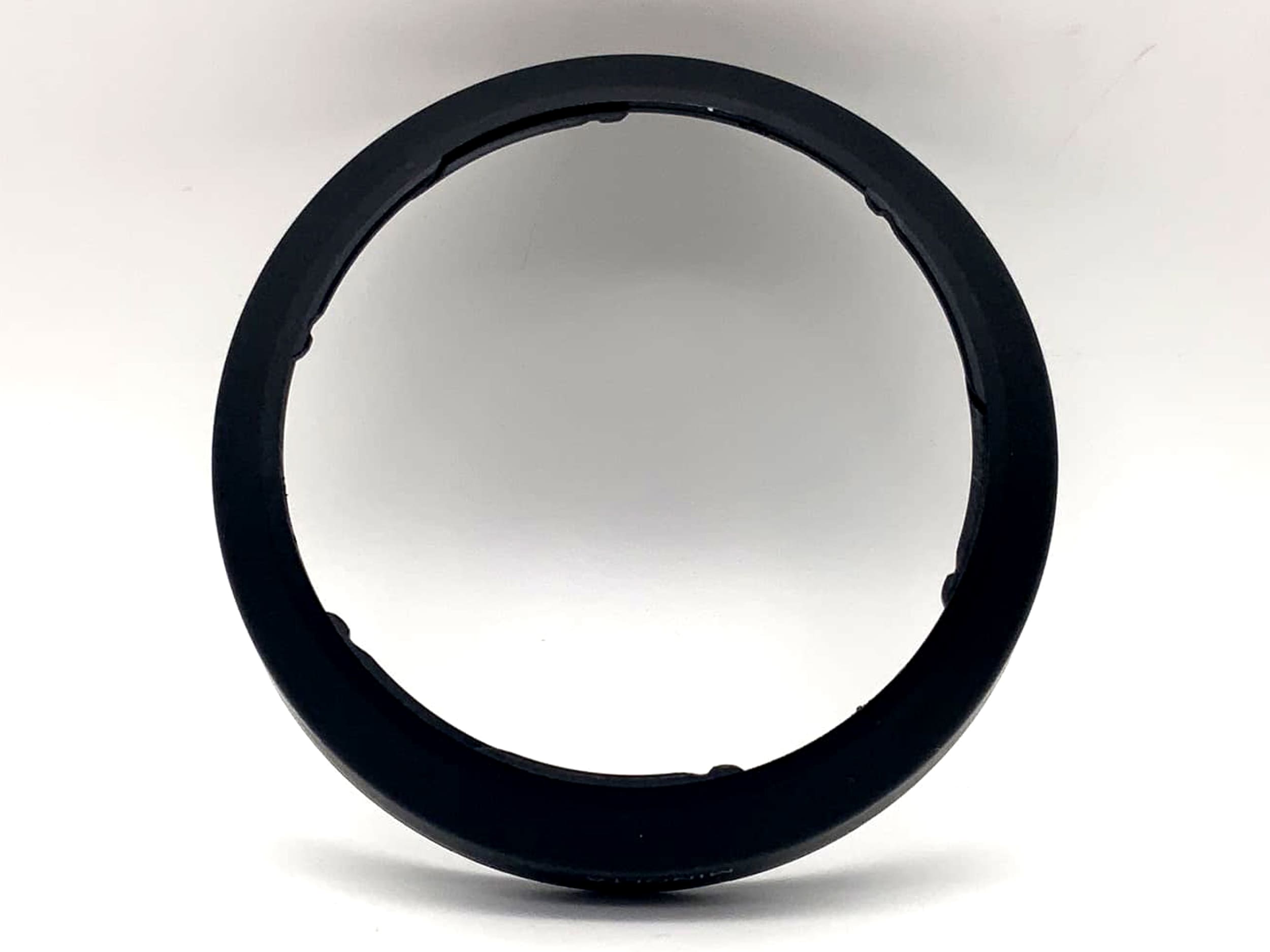 Minolta A 28-100 / 3.5-5.6 D lens hood for 28-100mm lens