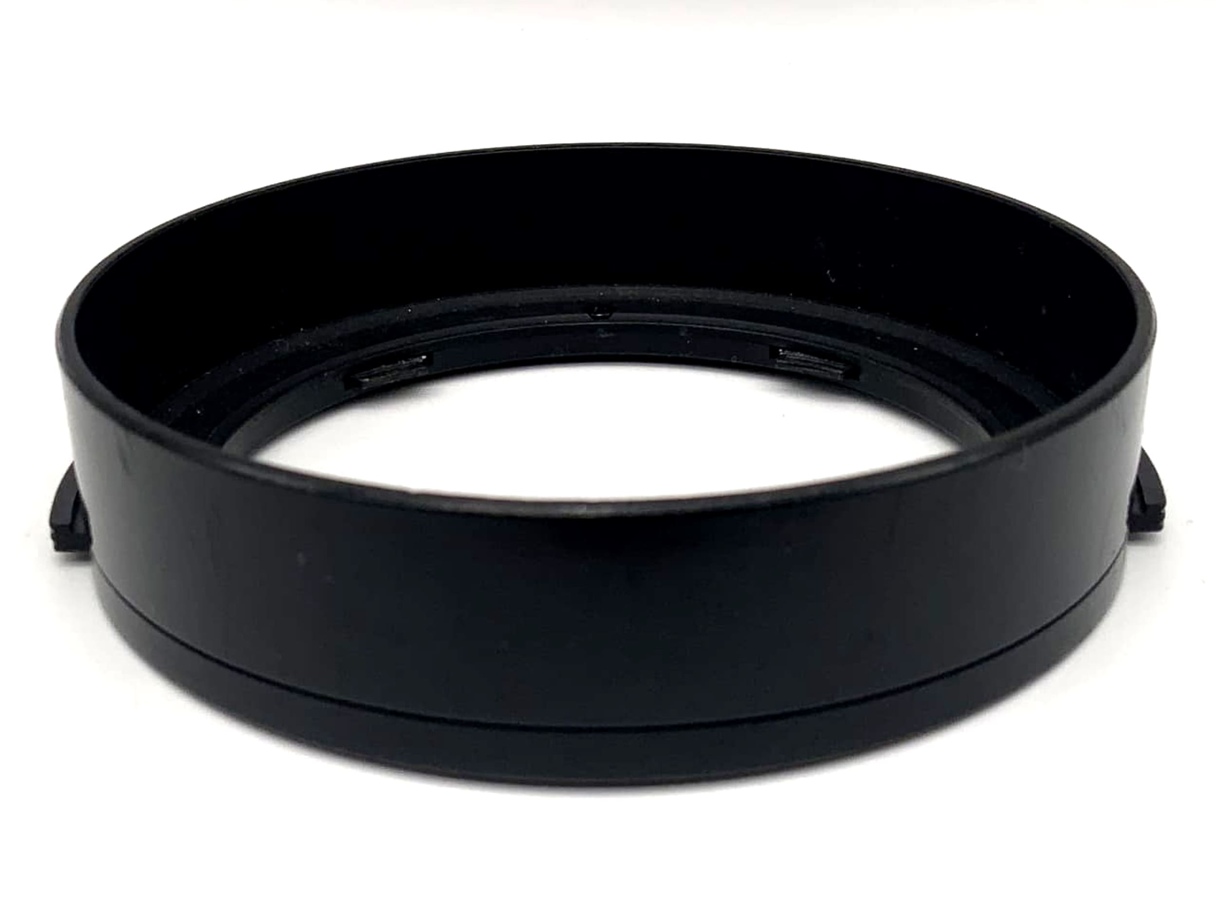 Tokina SH-621 lens hood for AT-X 35-200mm f/4-5.6 lens