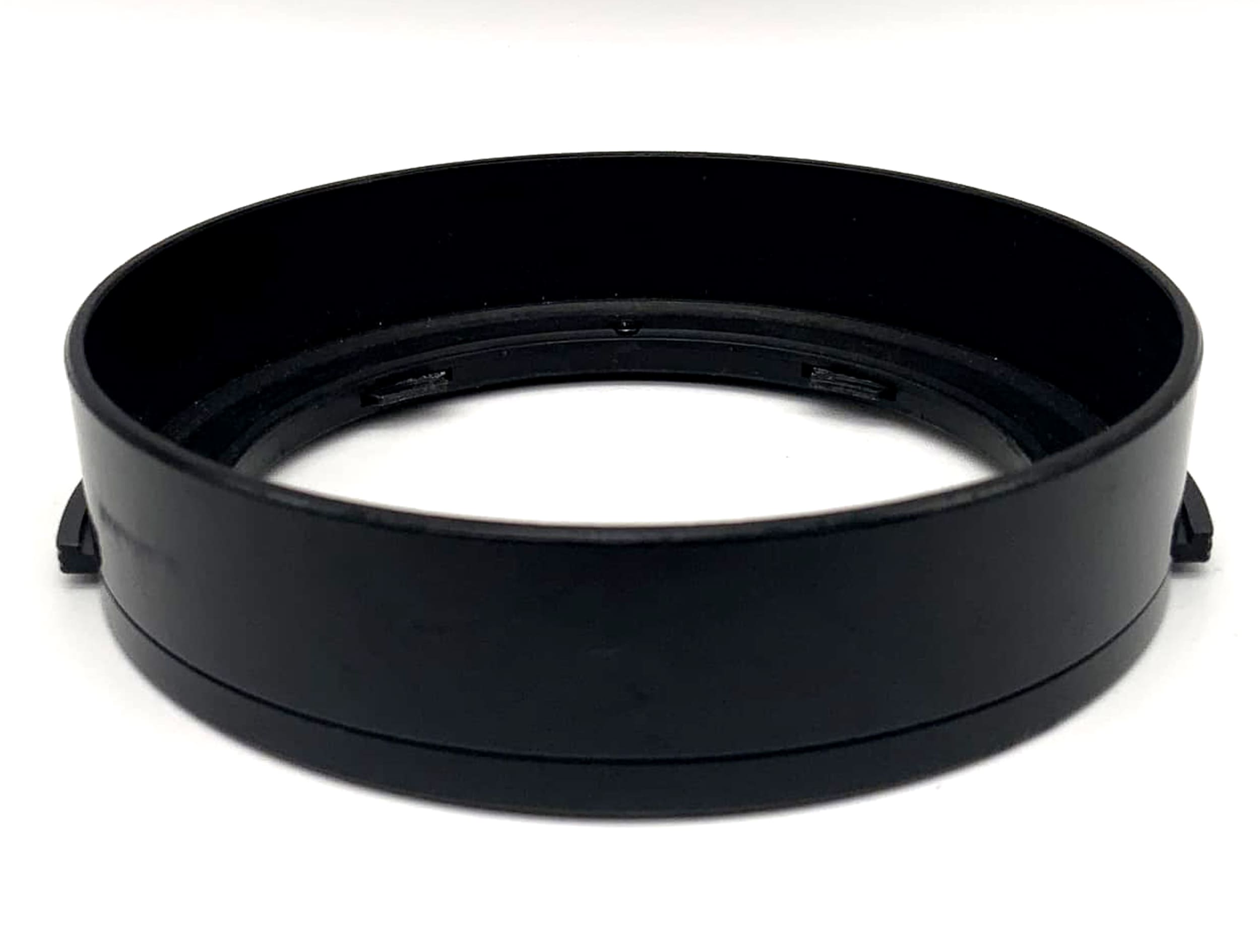 Tokina SH-621 lens hood for AT-X 35-200mm f/4-5.6 lens