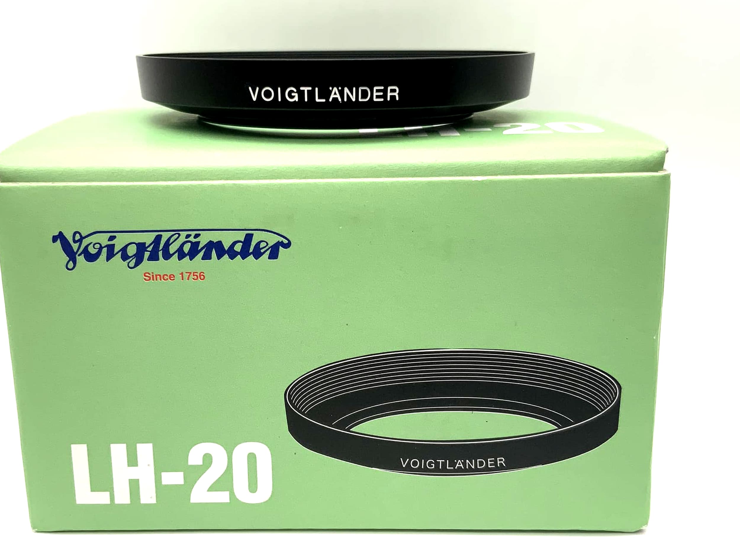 Voigtländer LH-20 lens hood in original packaging