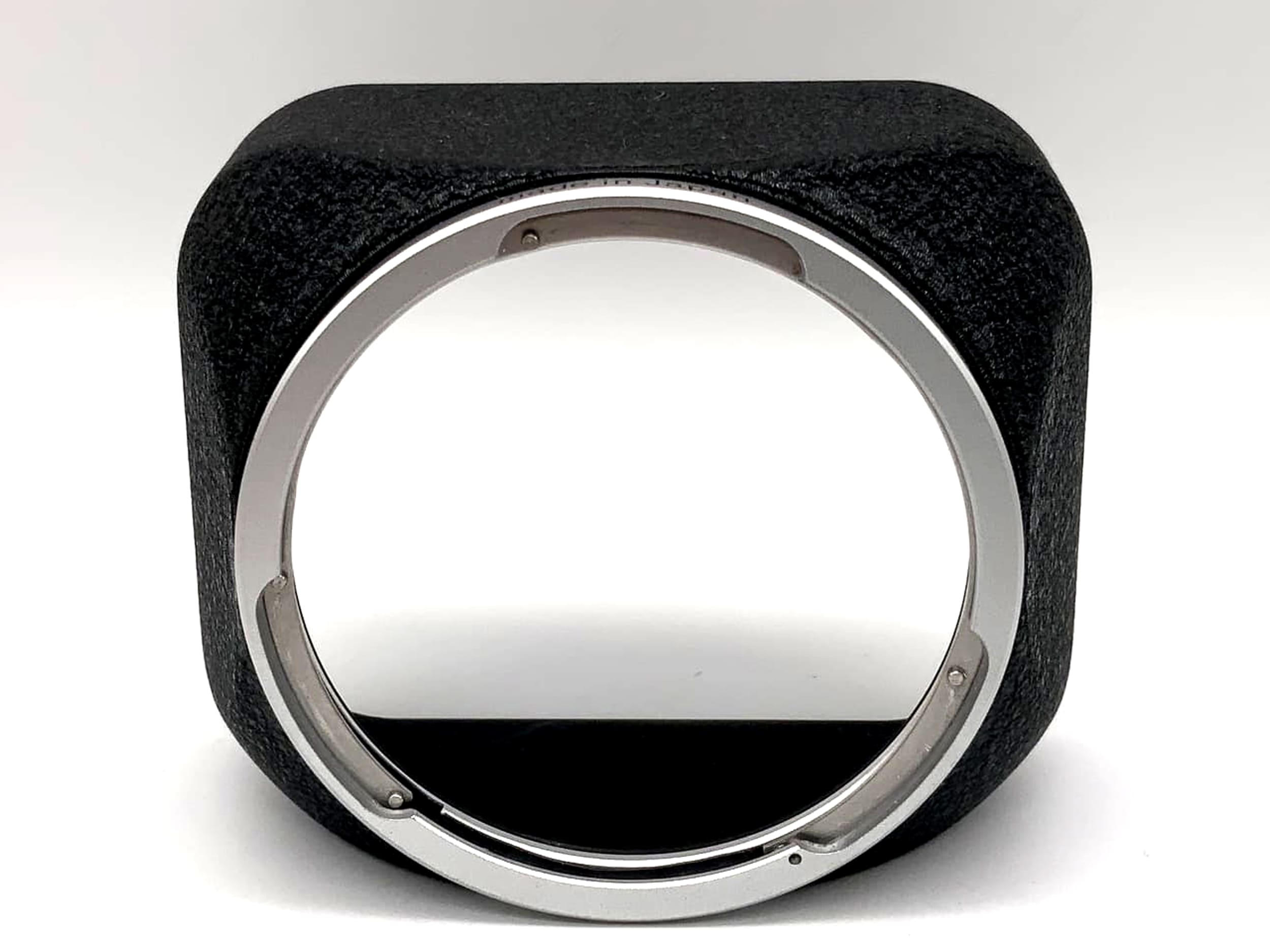 Voigtländer 75mm/F2.5 SL lens hood for Color-Heliar lens hood