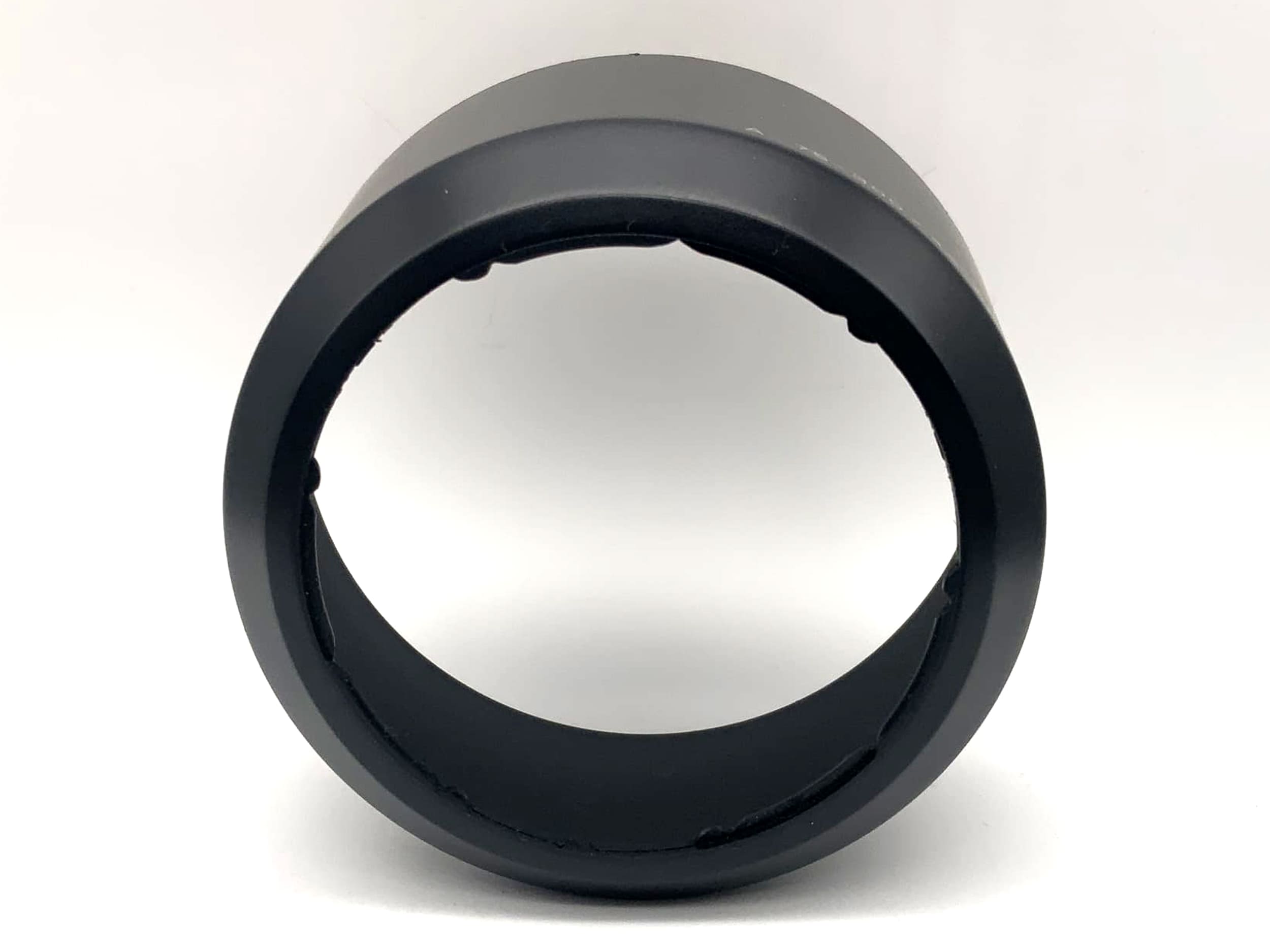 Minolta A 75-300 / 4.5-5.6 D lens hood