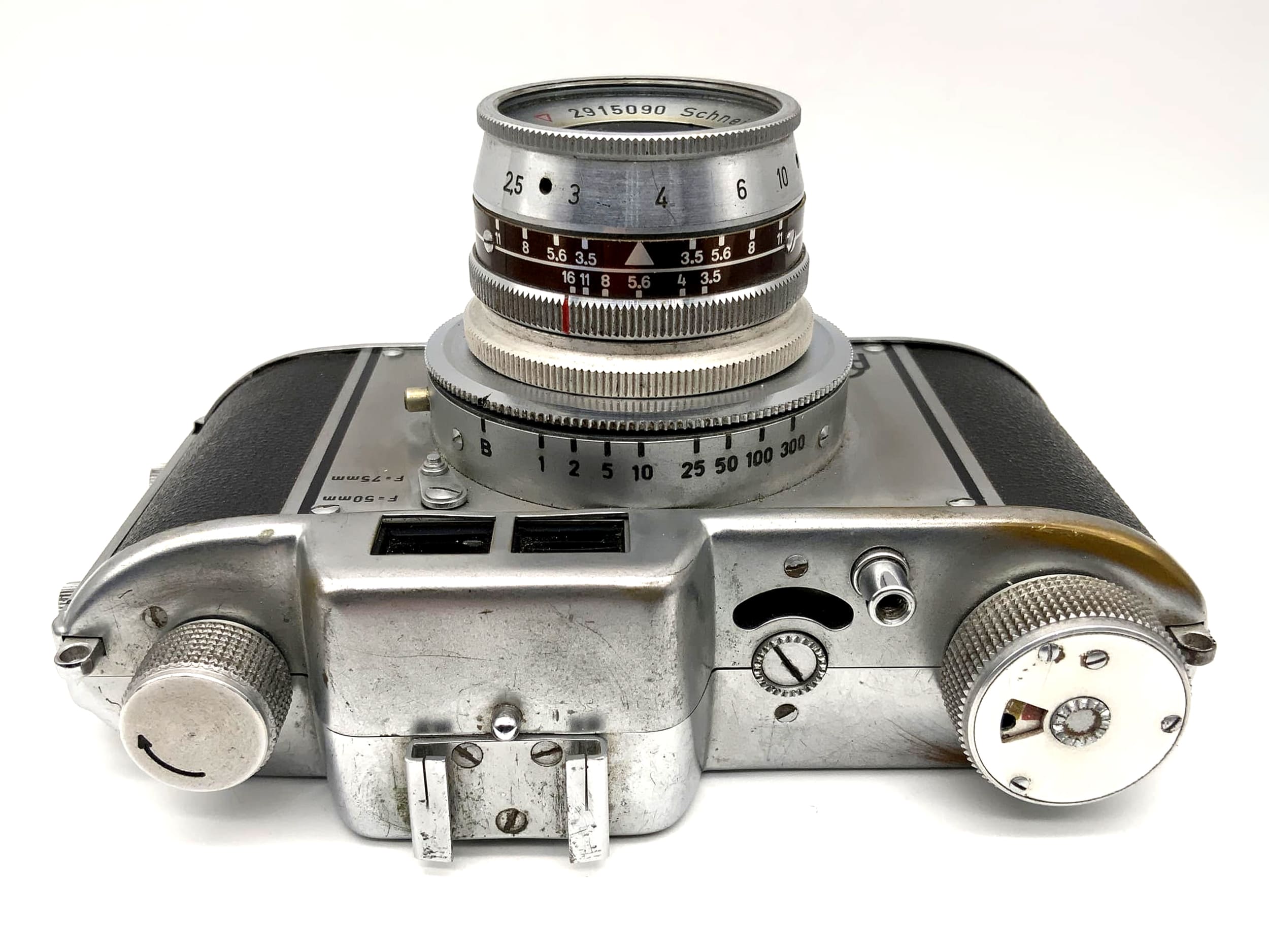 Aka Akarette viewfinder camera with Schneider-Kreuznach Radionar 1:3.5/50
