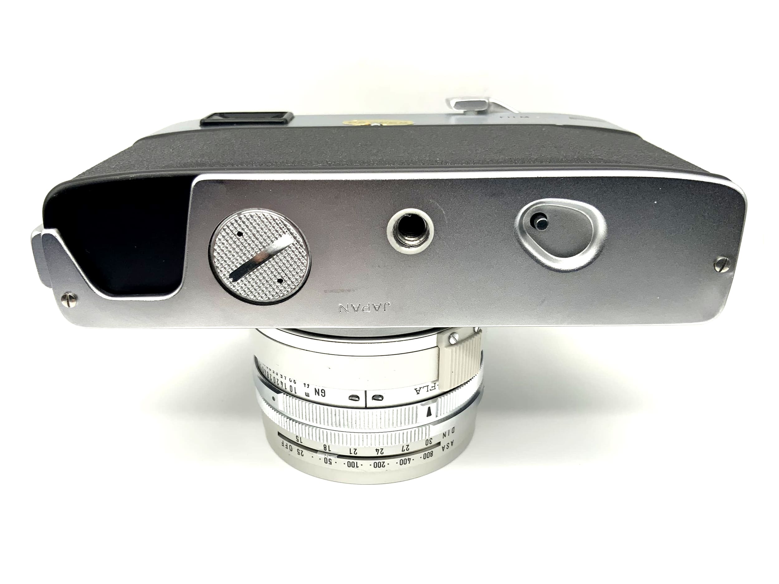 Minolta Hi-Matic 9 rangefinder camera with Rokkor-PF 1:1.7 f=45mm Easy Flash lens