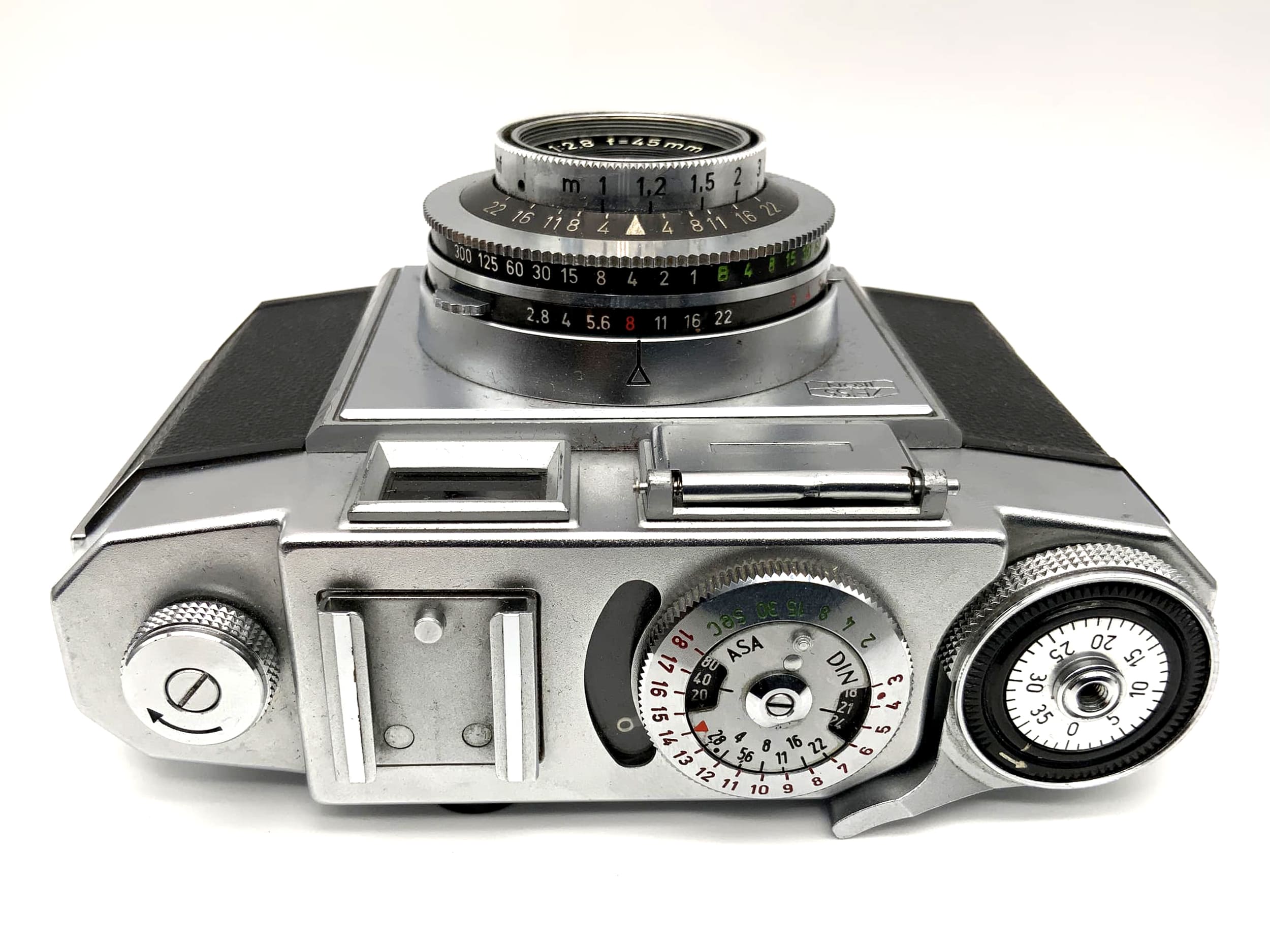 Zeiss Ikon Contina with Novicar Anastigmat 1:2.8 f=45mm 527/24 Prontor-SVS