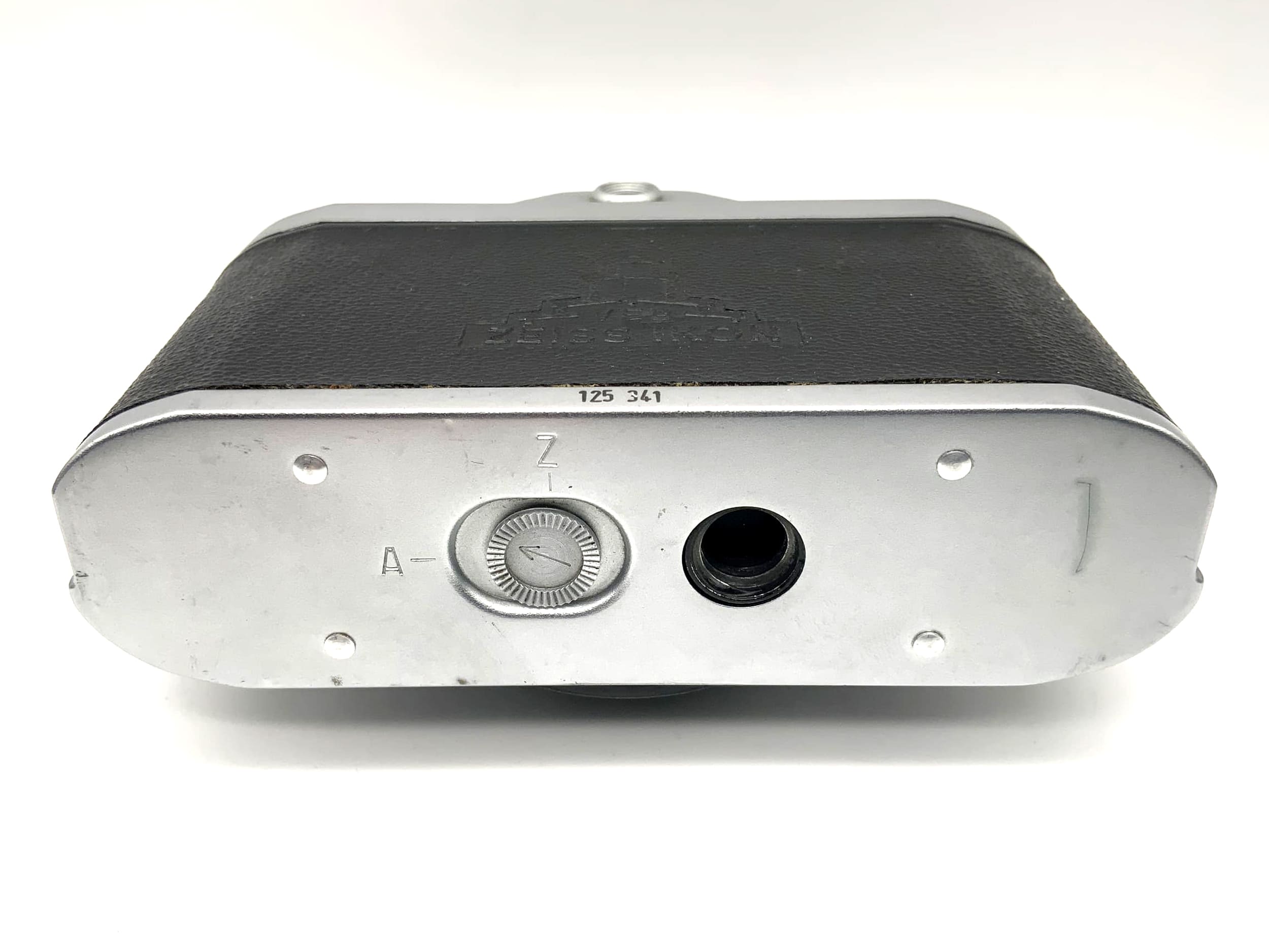 Pentacon Taxona viewfinder camera with Novonar Anastigmat 3.5/35 red V