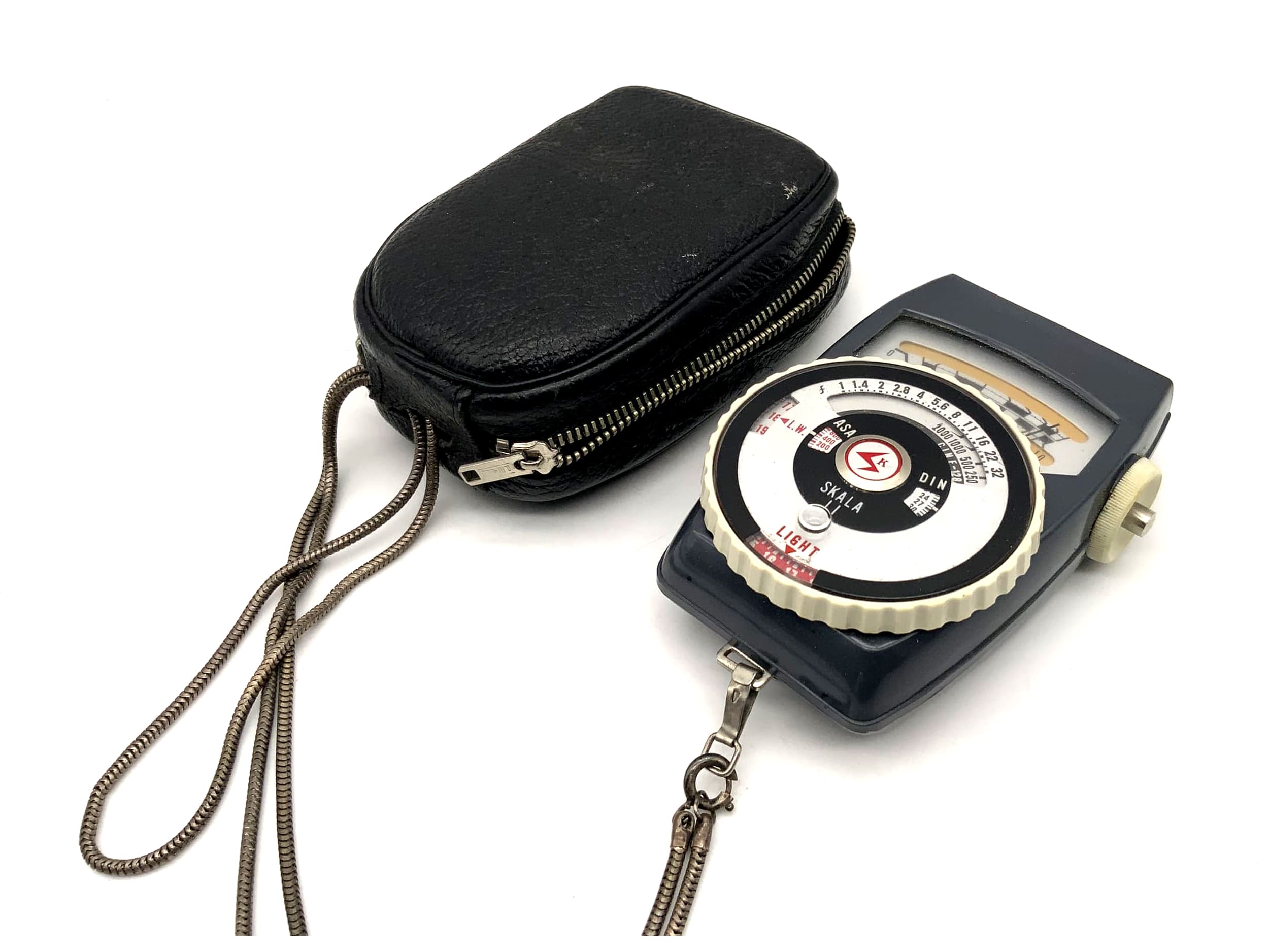 Revue Model 65 exposure meter with case, light meter