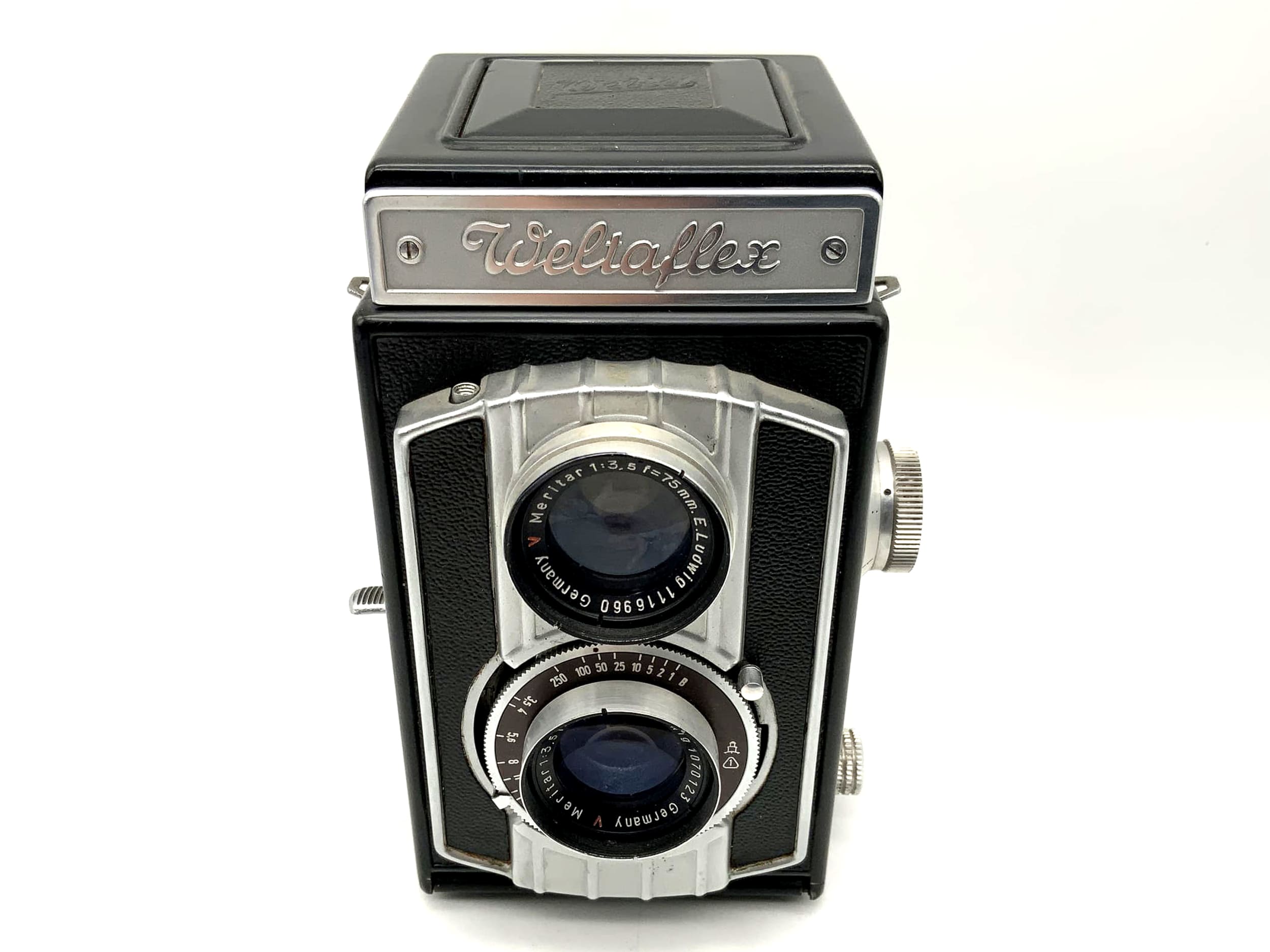 Welta Weltaflex TLR with E.Ludwig Meritar 1:3.5 f=75mm red V Vebur