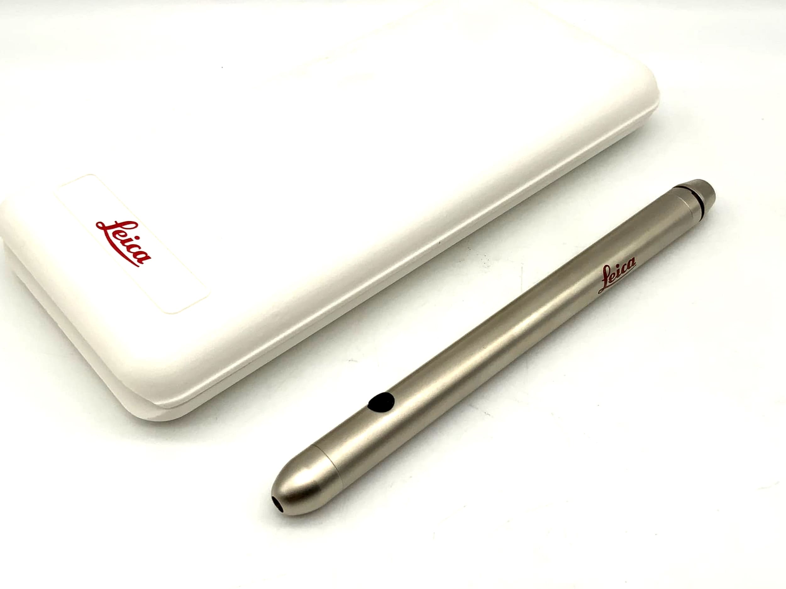 Leica Laserpointer 37337 silver in original packaging