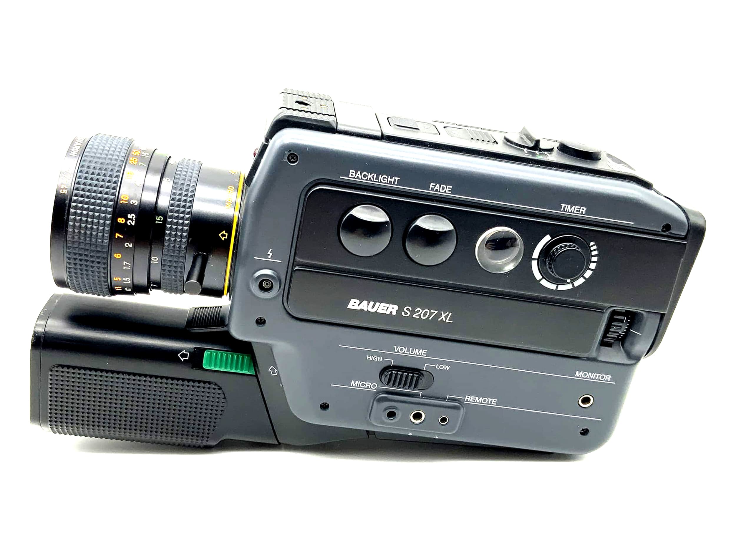 Braun S 207 XL film camera with Neovaron 1.2/7-45 Super 8 camera movie camera