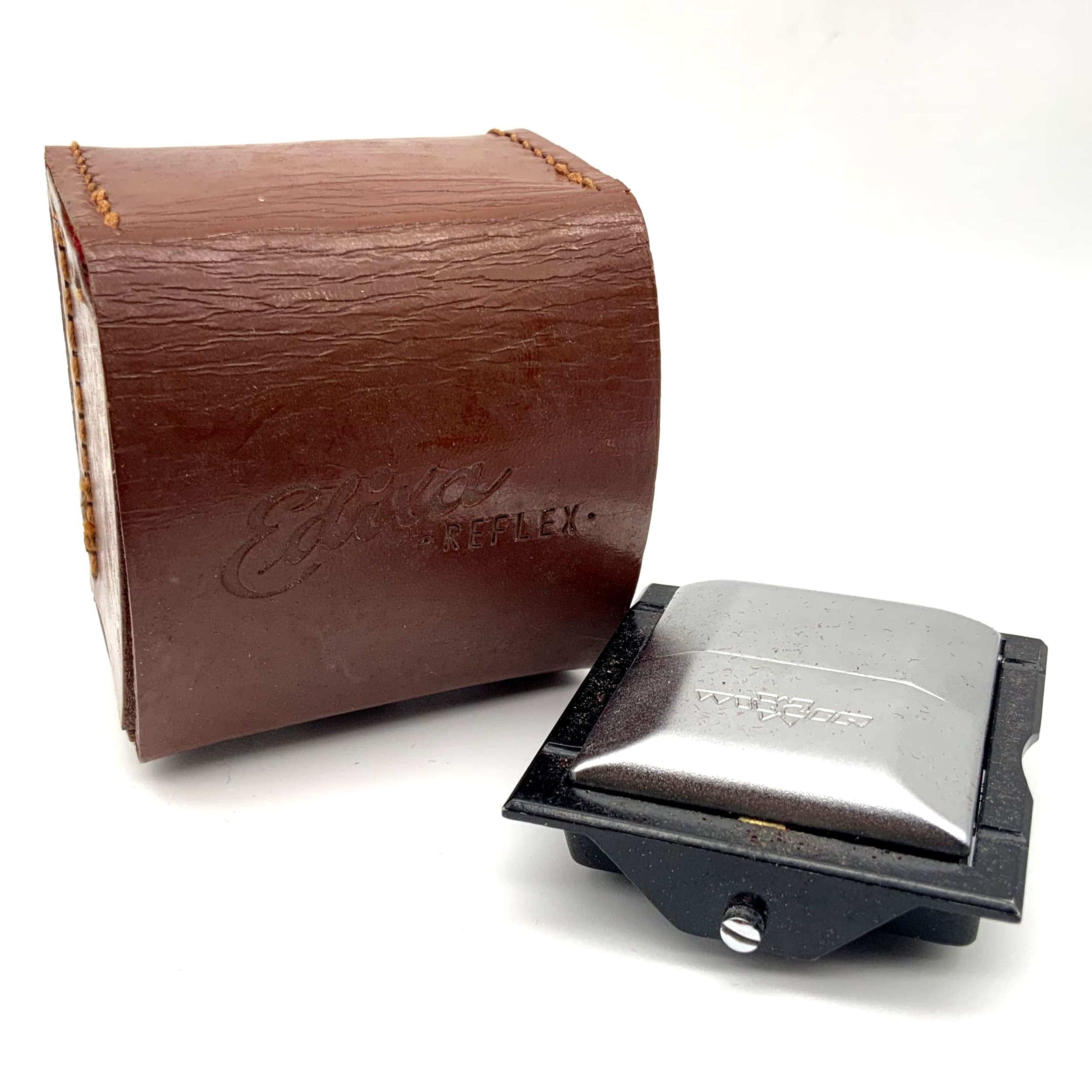 Wirgin Edixa Reflex waist-level viewfinder attachment with bag