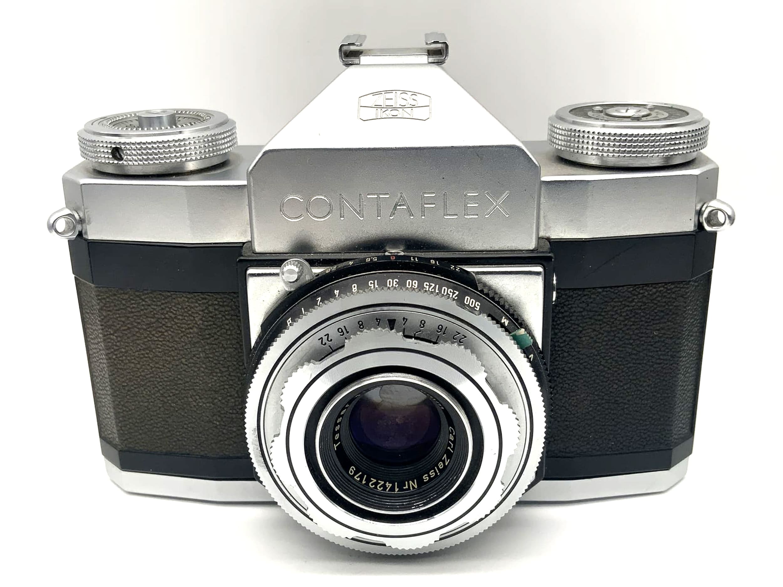 Zeiss Ikon Contaflex 35mm SLR analog with Tessar 2.8/45 Synchro Compur Body