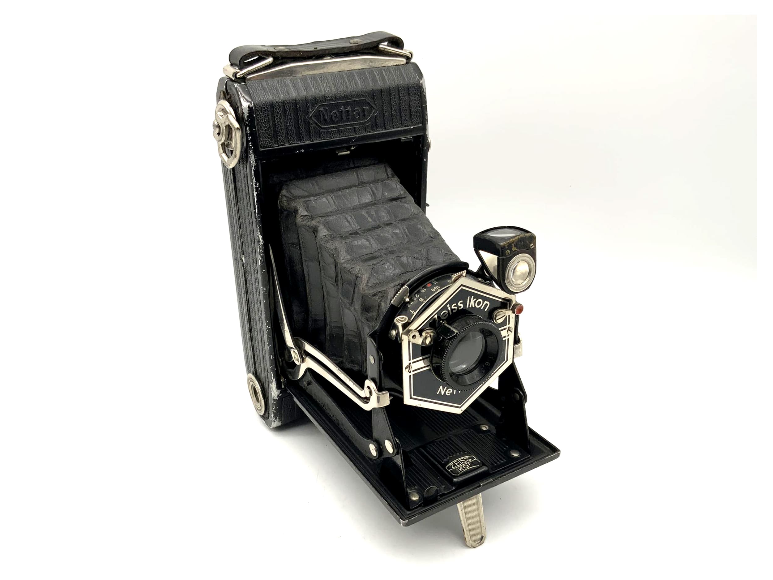 Zeiss Ikon Nettar 515/2 folding camera with Anastigmat 1:6.3 f=10.5cm Nettar S