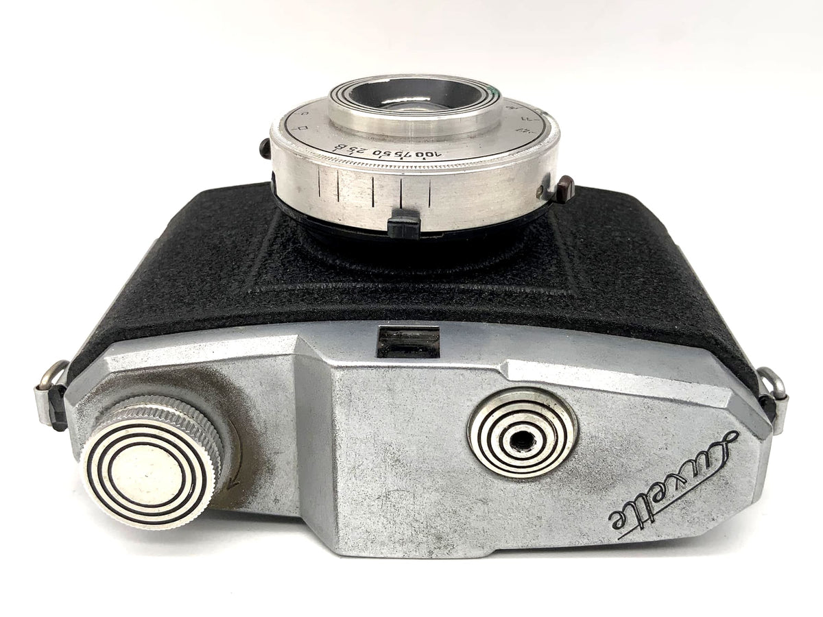 Luxette Cylux viewfinder camera with Cymat 1:7.7 compact camera analog camera