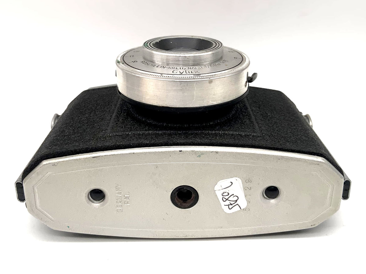 Luxette Cylux viewfinder camera with Cymat 1:7.7 compact camera analog camera