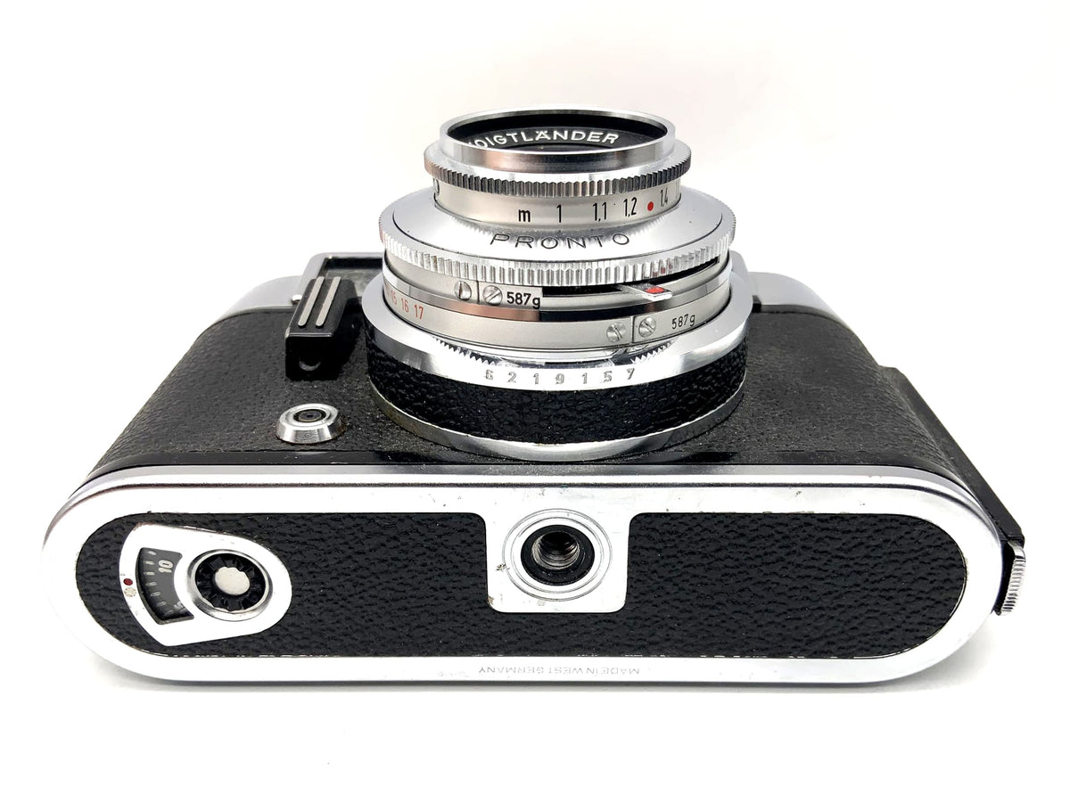 Voigtländer Vito CD viewfinder camera with Lanthar 2.8/50 Pronto analog camera