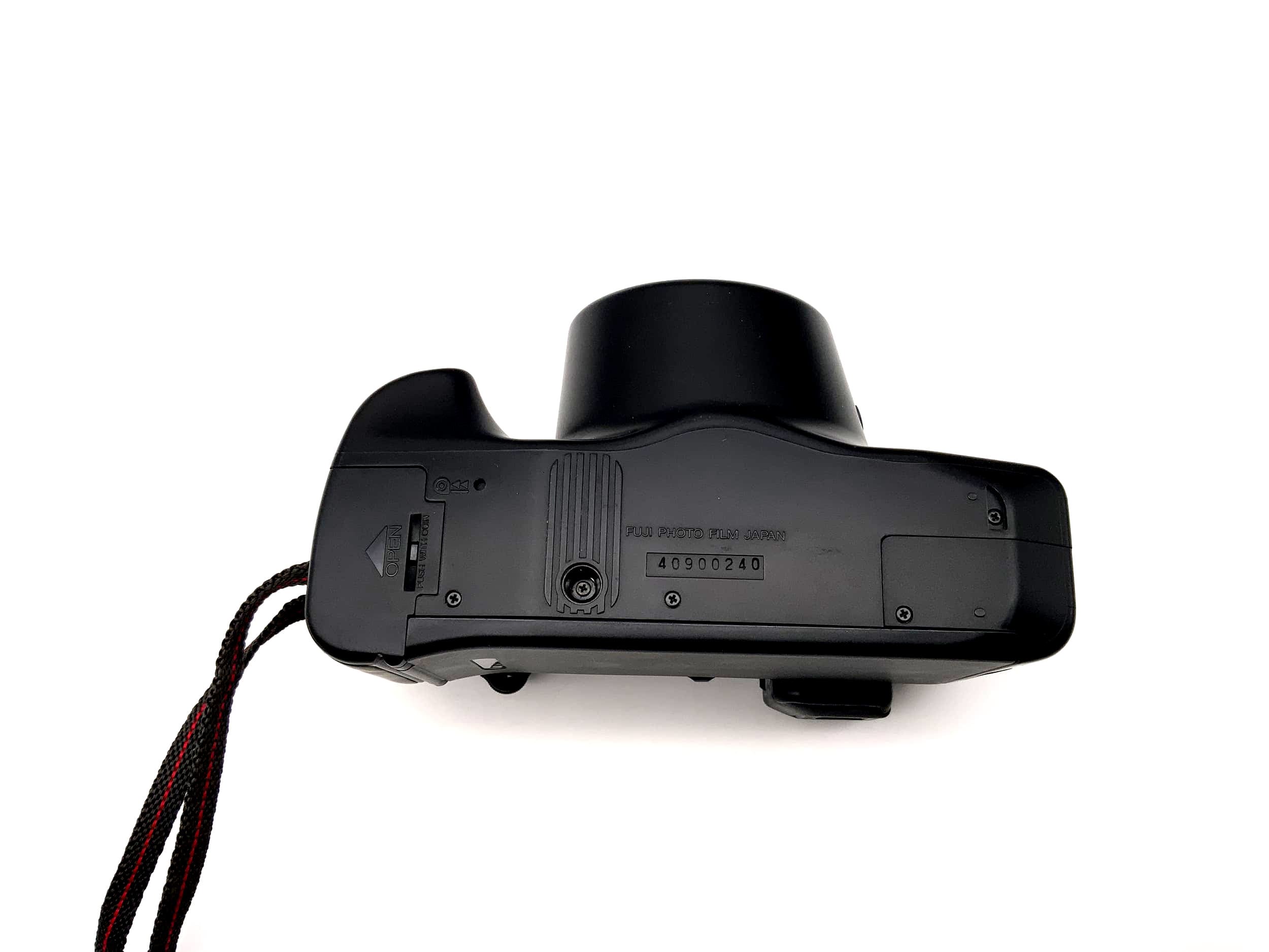 Fuji FZ-2000 Zoom Compact Camera Camera