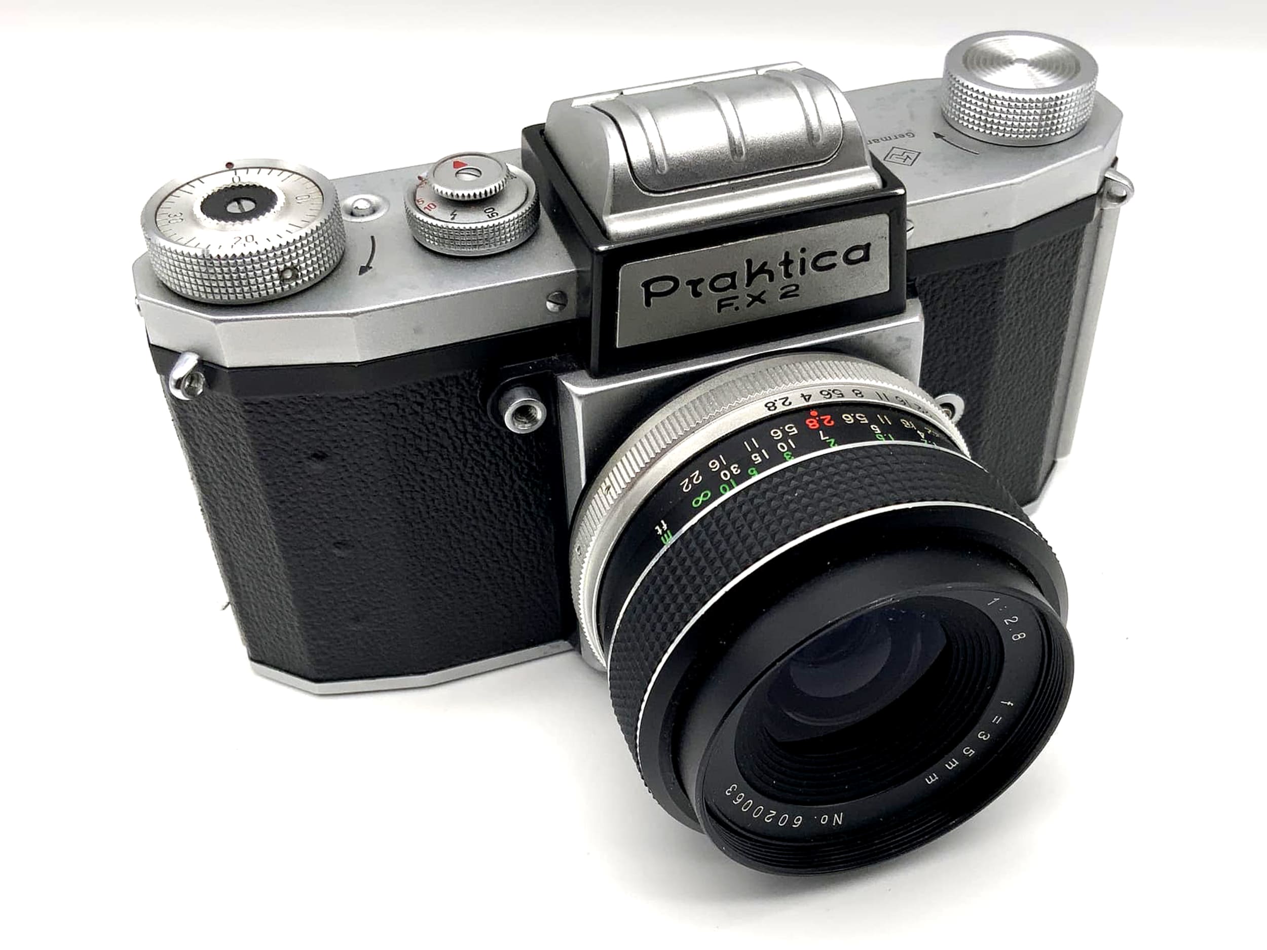 Pentacon Praktica FX 2 analog SLR camera Varexon 1:2.8 35mm lens