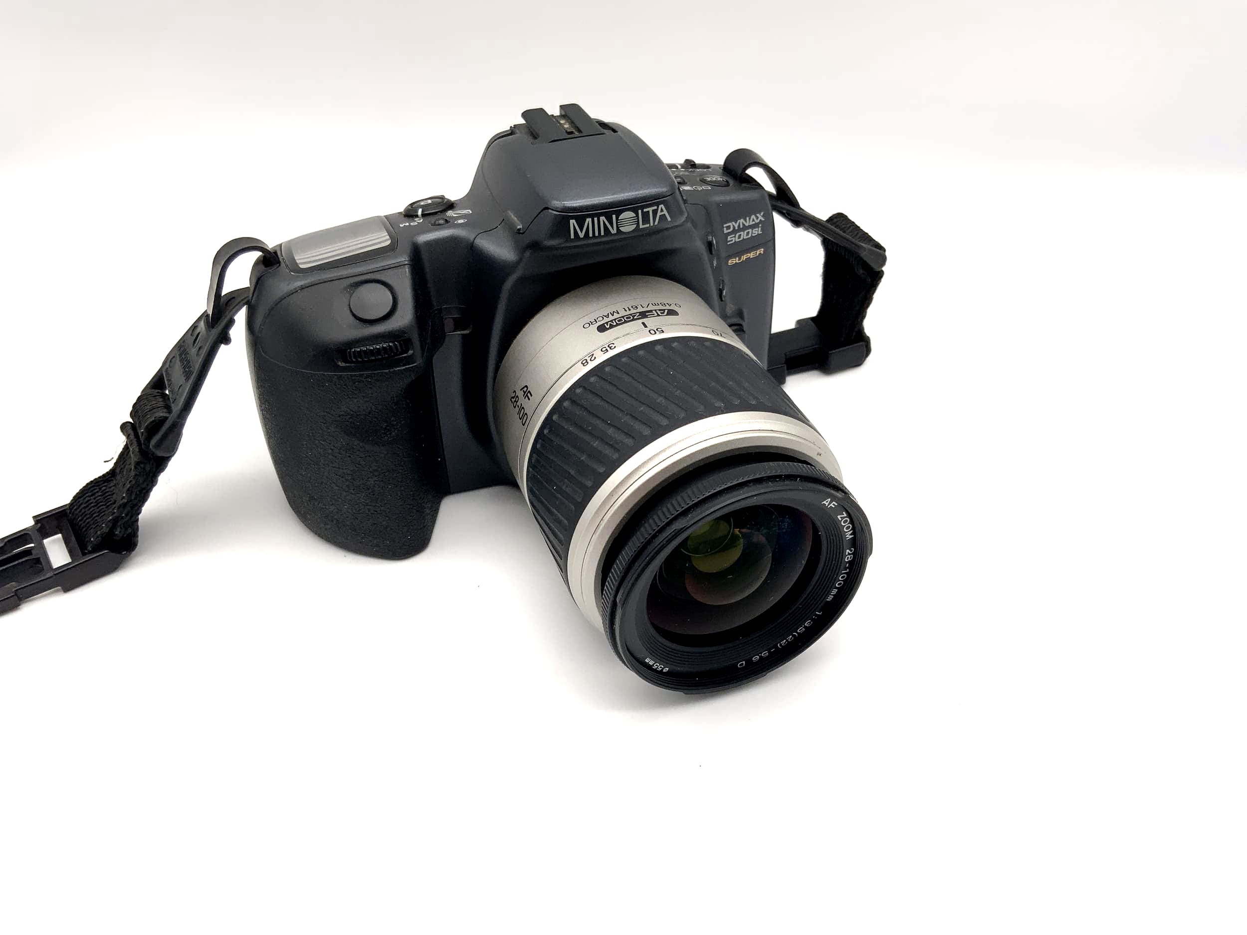 Minolta Dynax 500 si SLR camera with AF Zoom 28-100mm 1:3.5-5.6 lens
