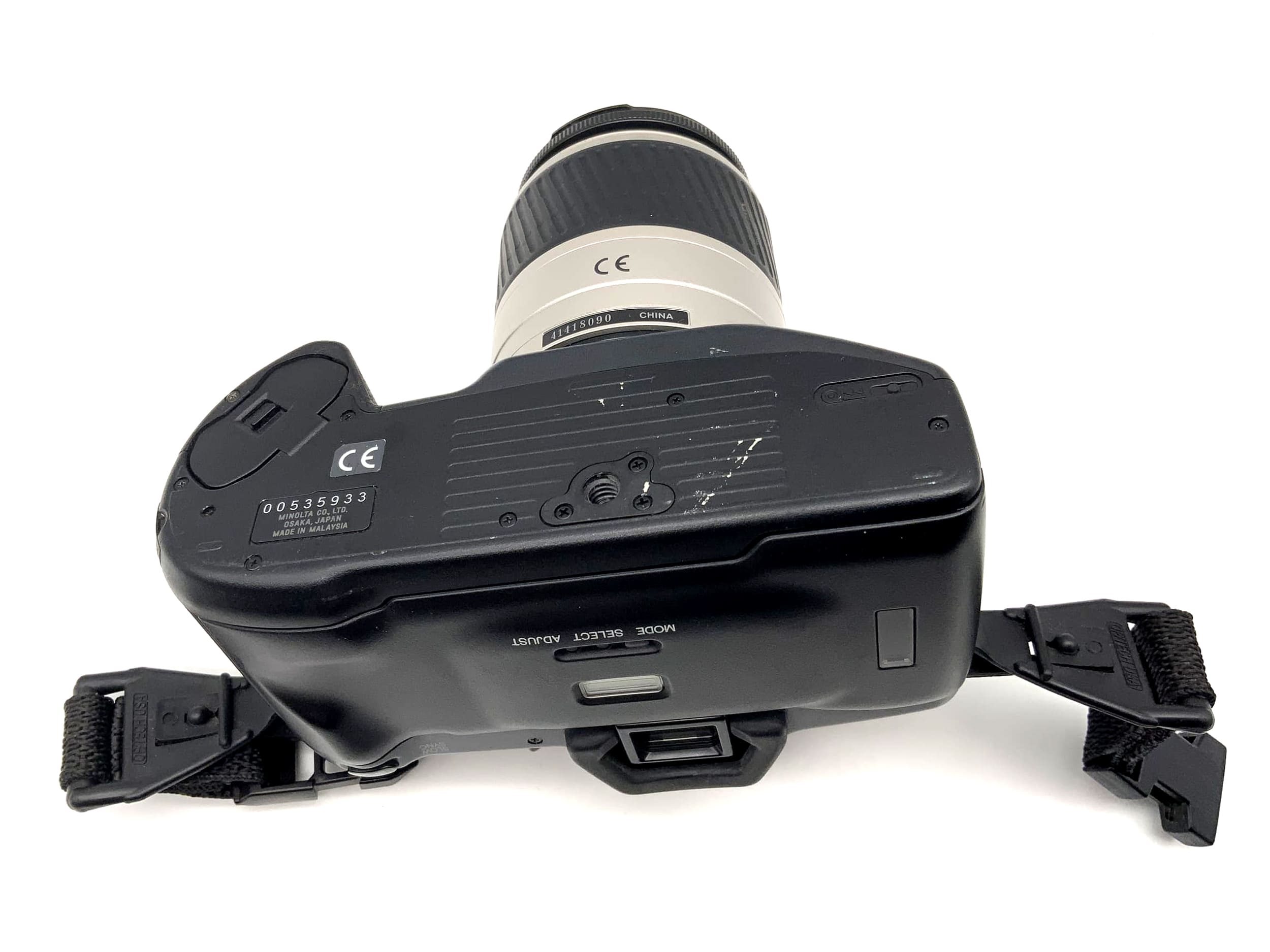 Minolta Dynax 500 si SLR camera with AF Zoom 28-100mm 1:3.5-5.6 lens