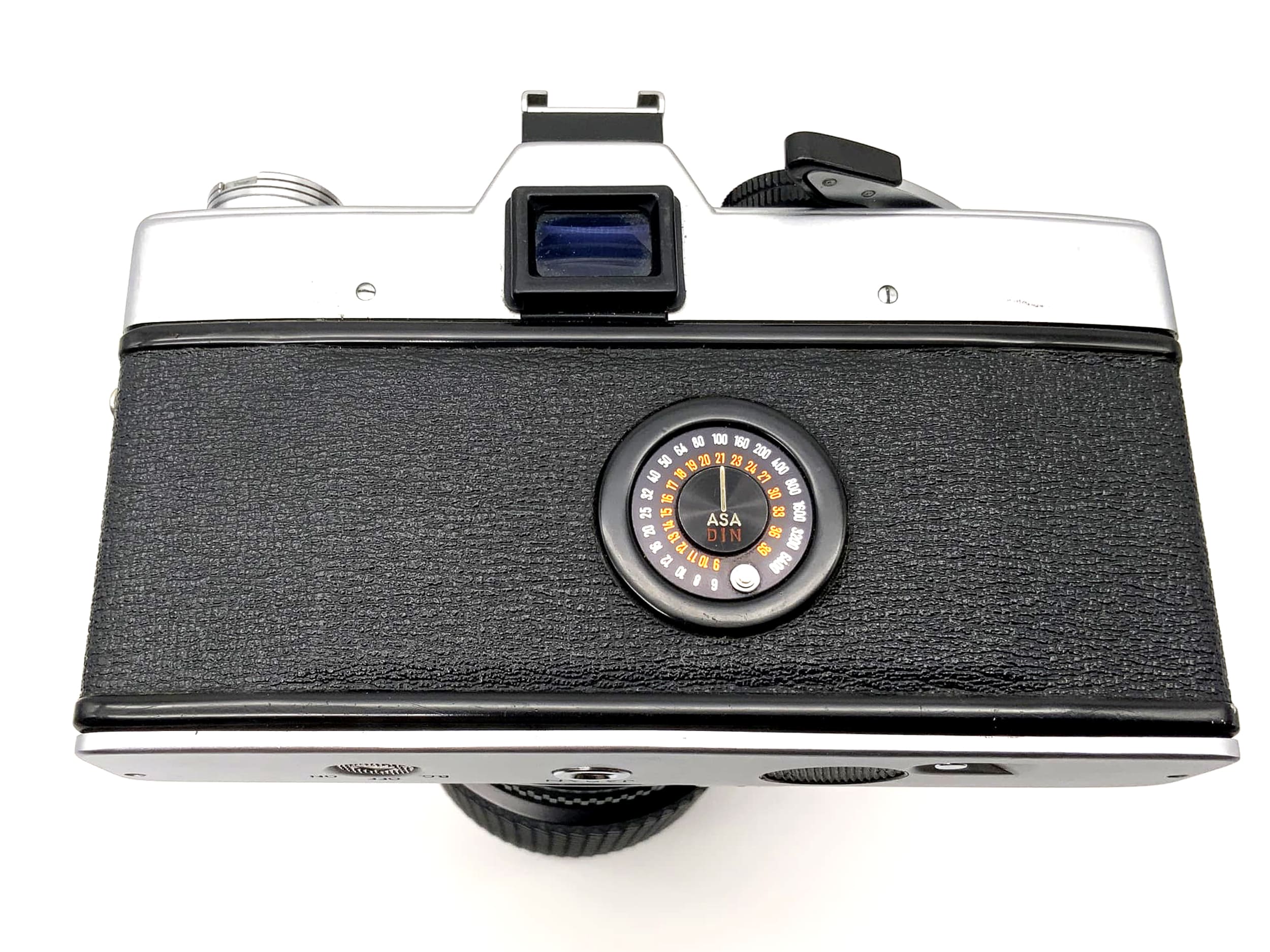 Minolta SRT101 with Tokina 4.5 80-200mm lens, 35mm analog SLR camera