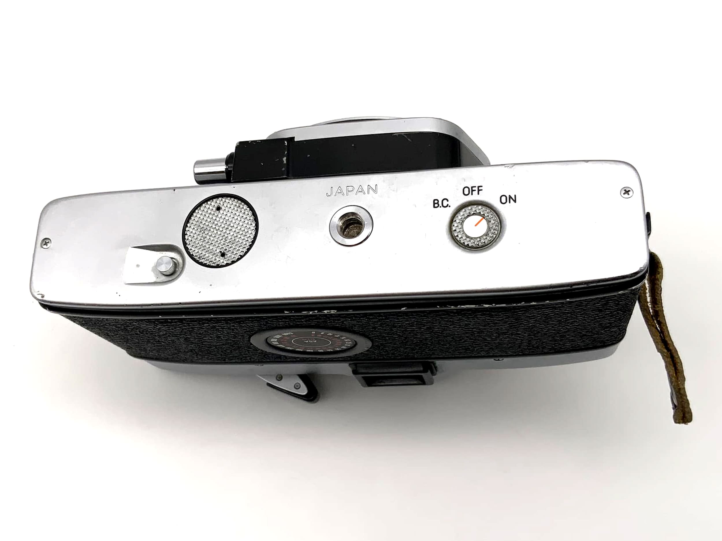 Minolta SRT 101 35mm analog SLR camera body