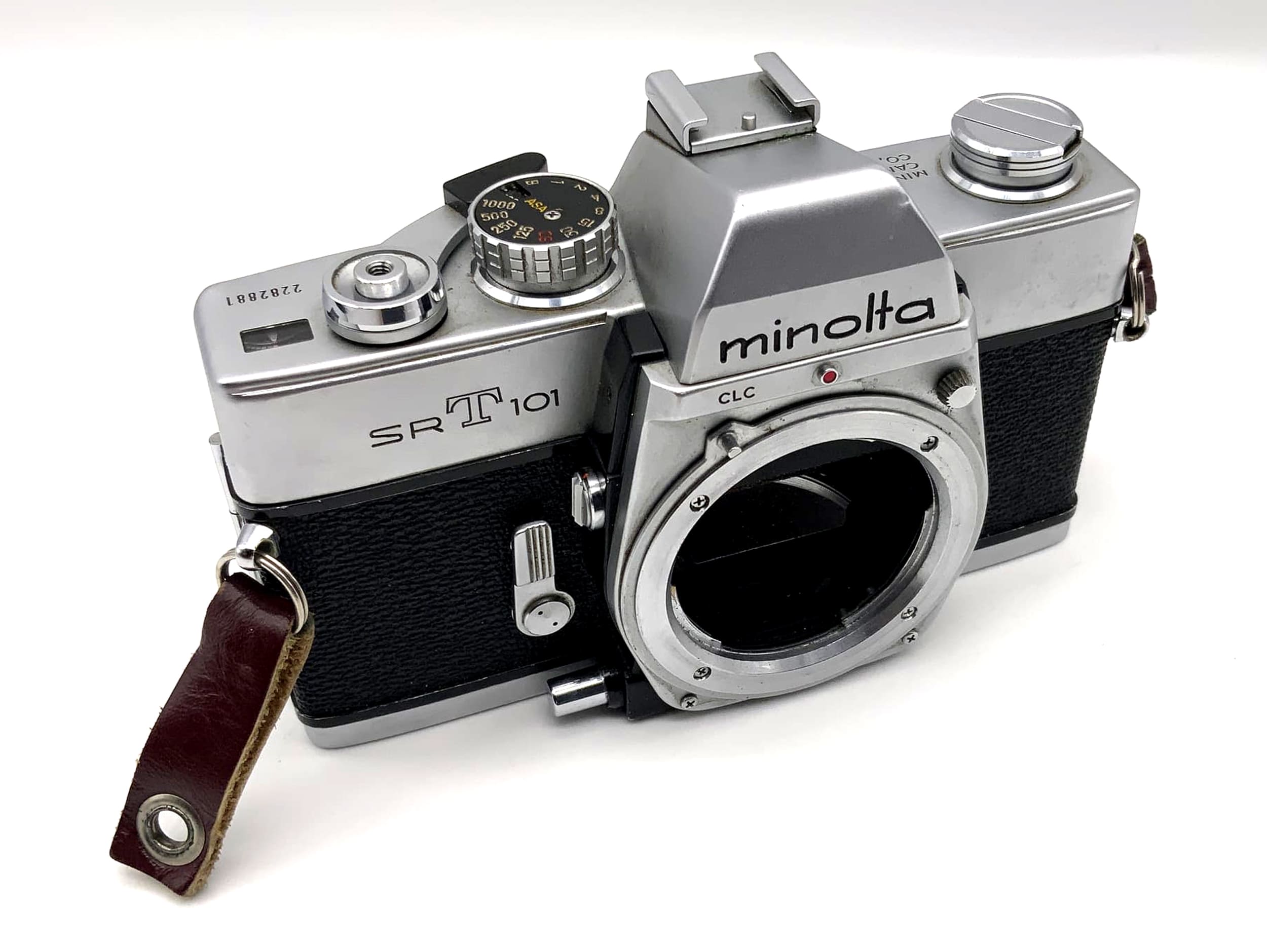 Minolta SRT 101 35mm analog SLR camera body