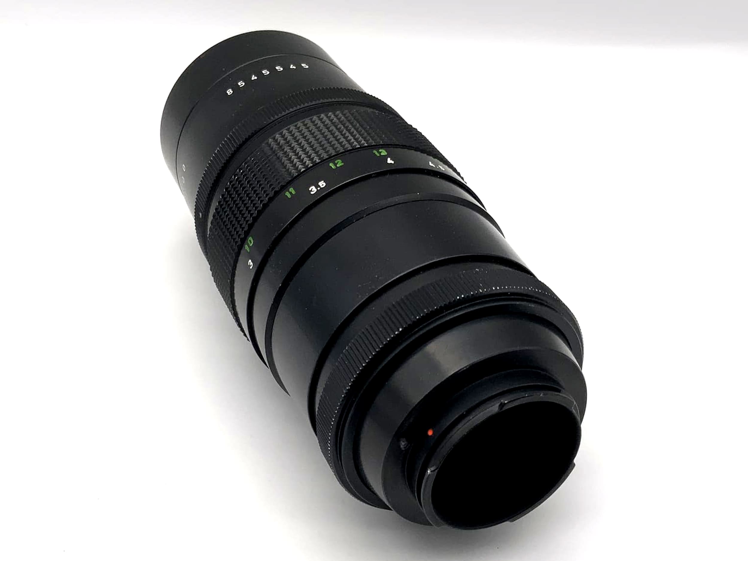 Pentacon f/4 200mm telephoto lens, analog 15-blade Exa mount 4/200 GDR