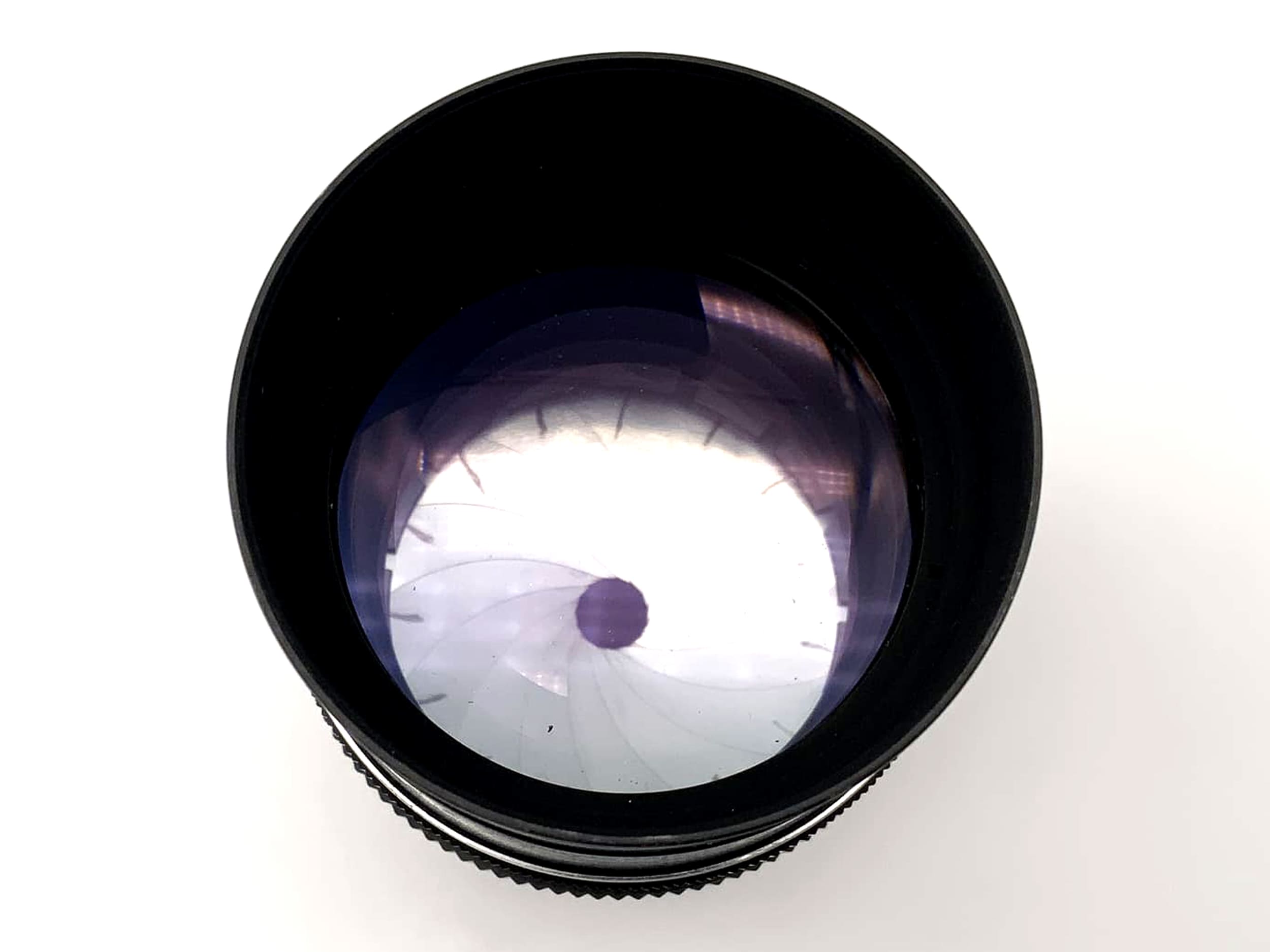 Pentacon f/4 200mm telephoto lens, analog 15-blade Exa mount 4/200 GDR