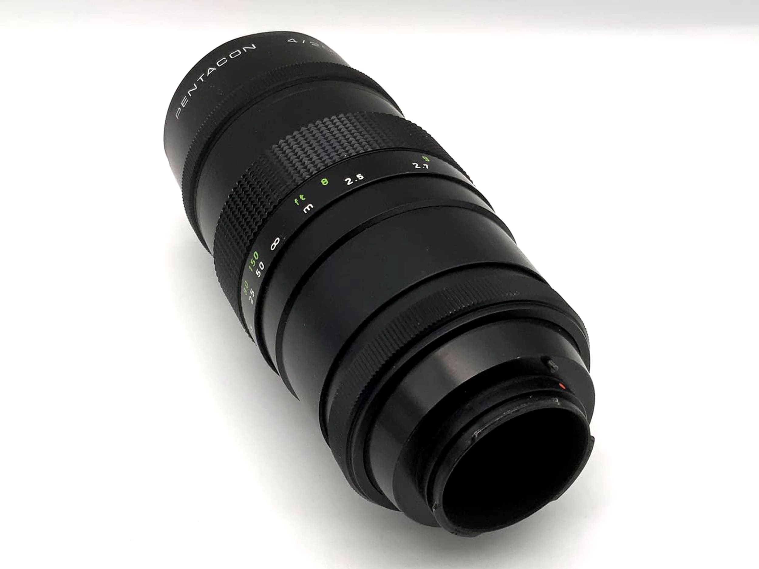 Pentacon f/4 200mm telephoto lens, analog 15-blade Exa mount 4/200 GDR