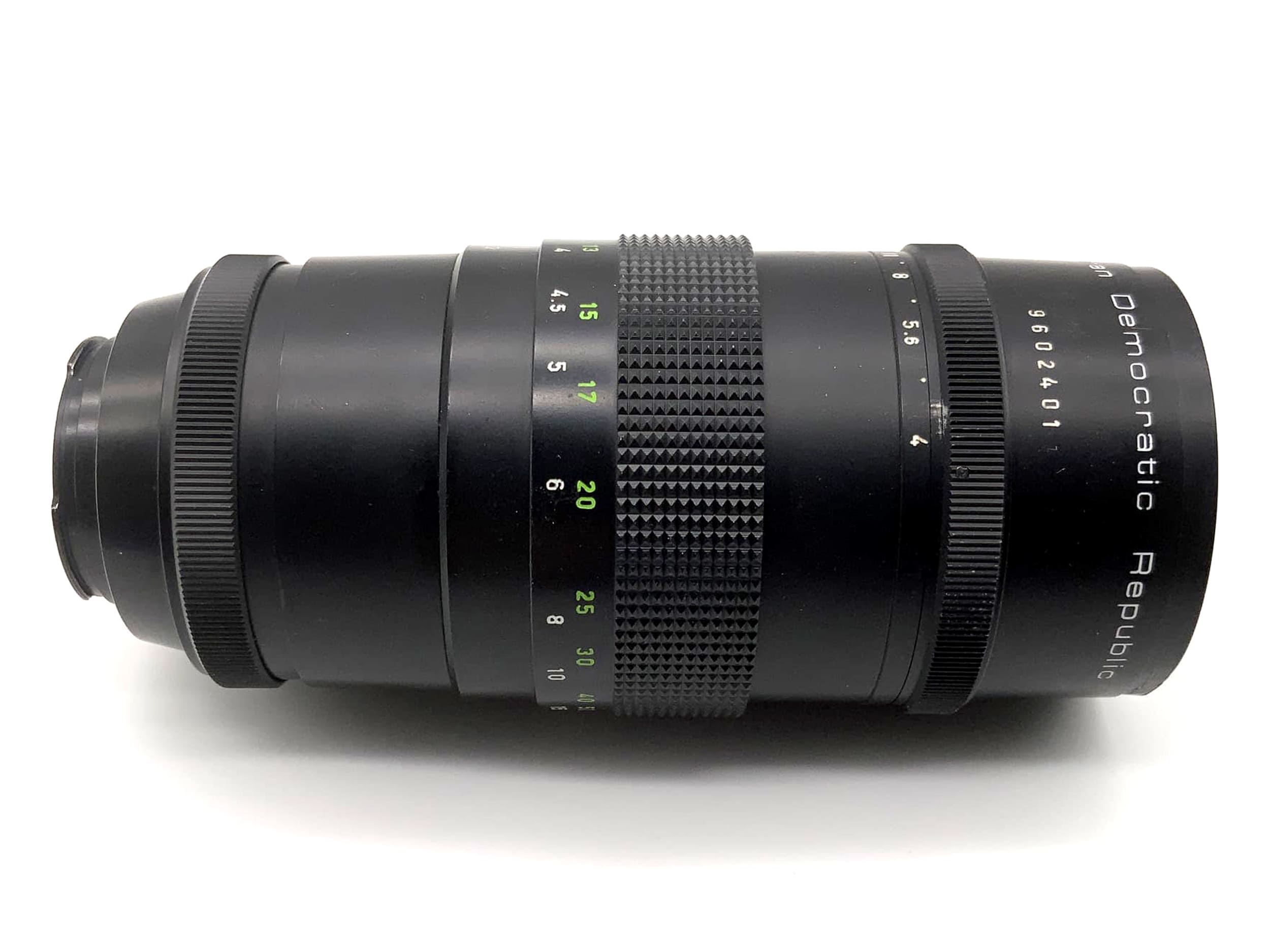 Pentacon f/4 200mm telephoto lens, analog 15-blade Exa mount 4/200 GDR