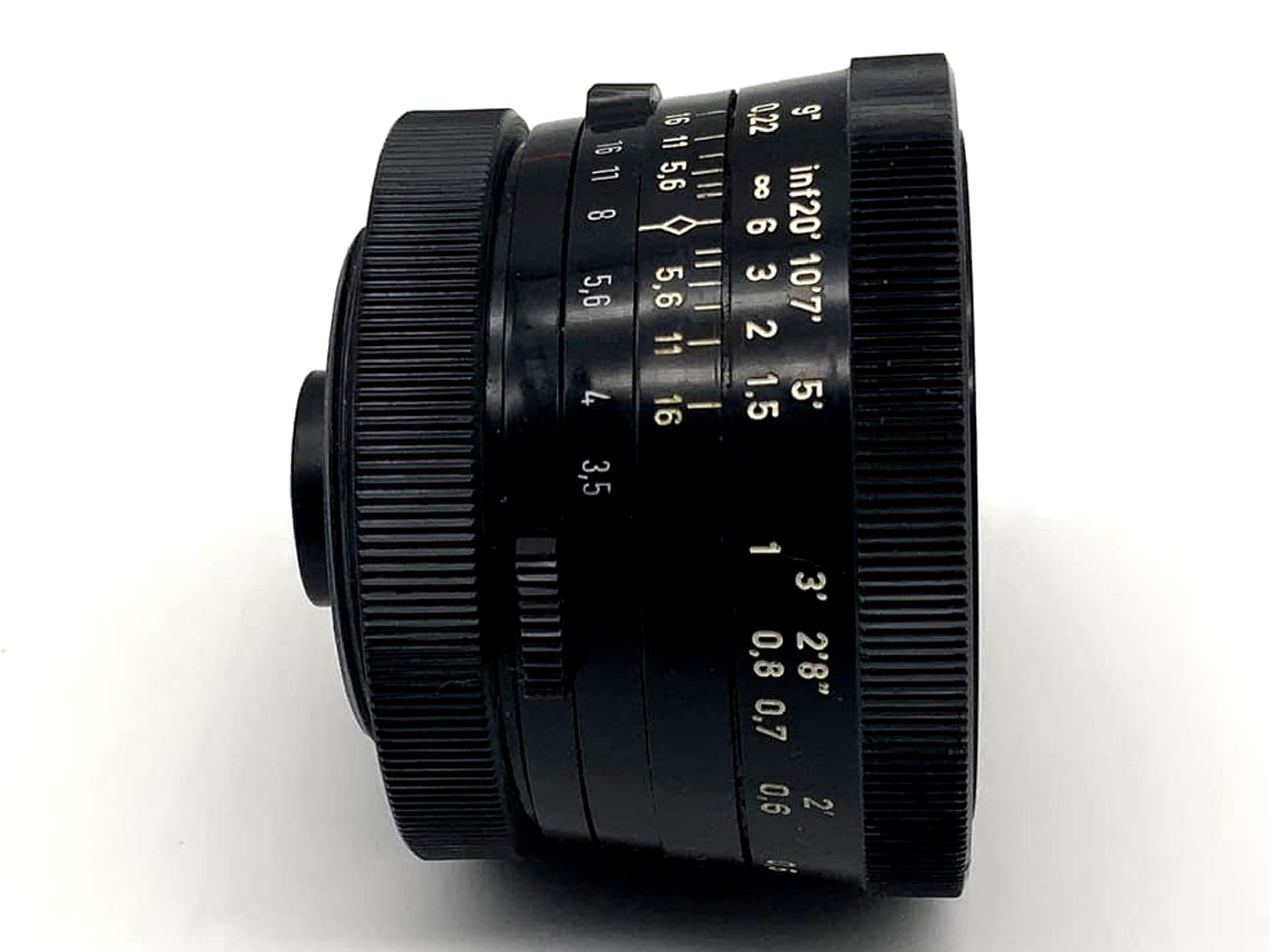 Revue wide-angle 1:3.5 28mm lens, manual analog lens (M42)