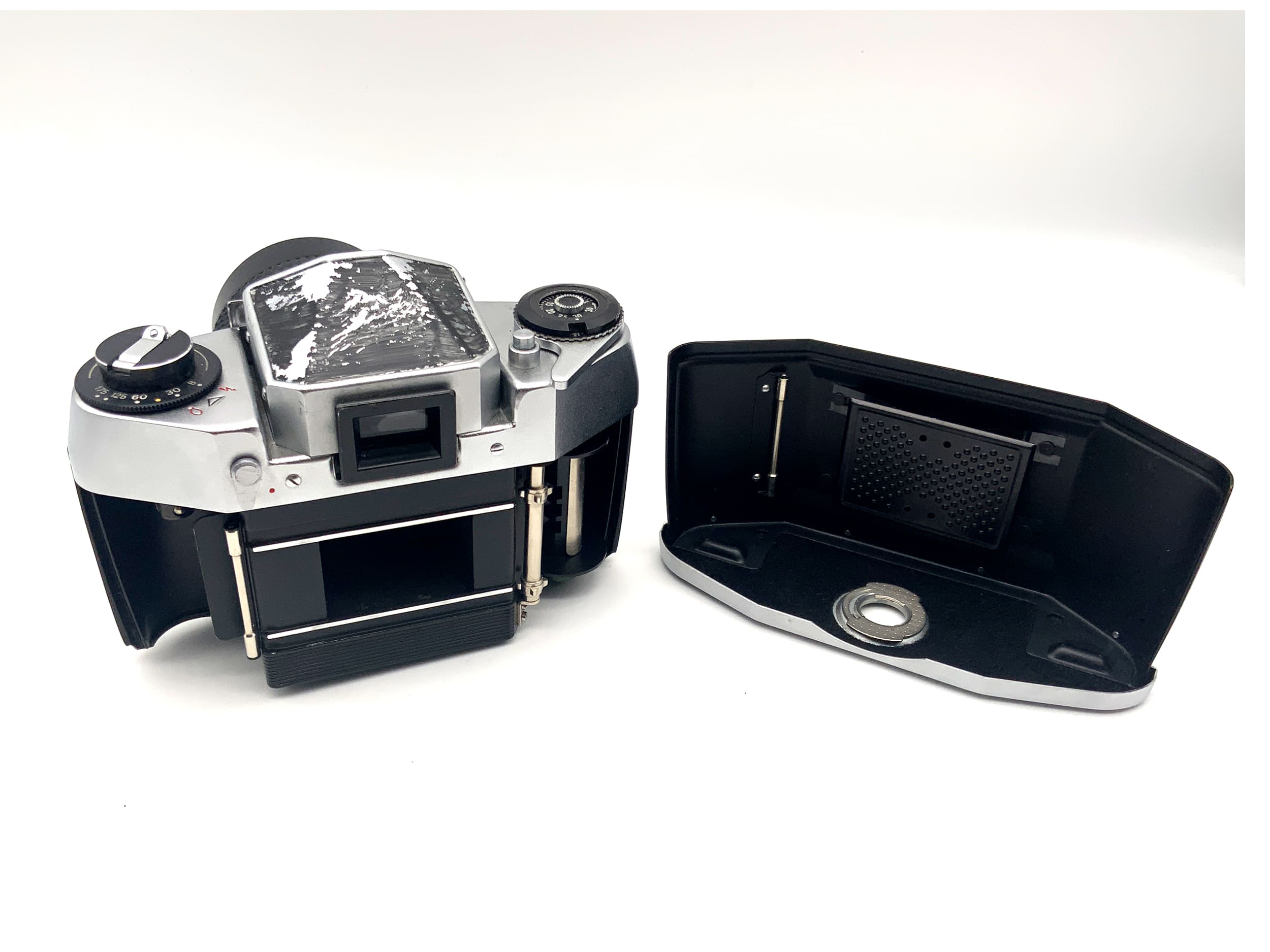 Exakta EXA 1b with Porst Tele 2.8 135mm lens, 35mm analog SLR camera