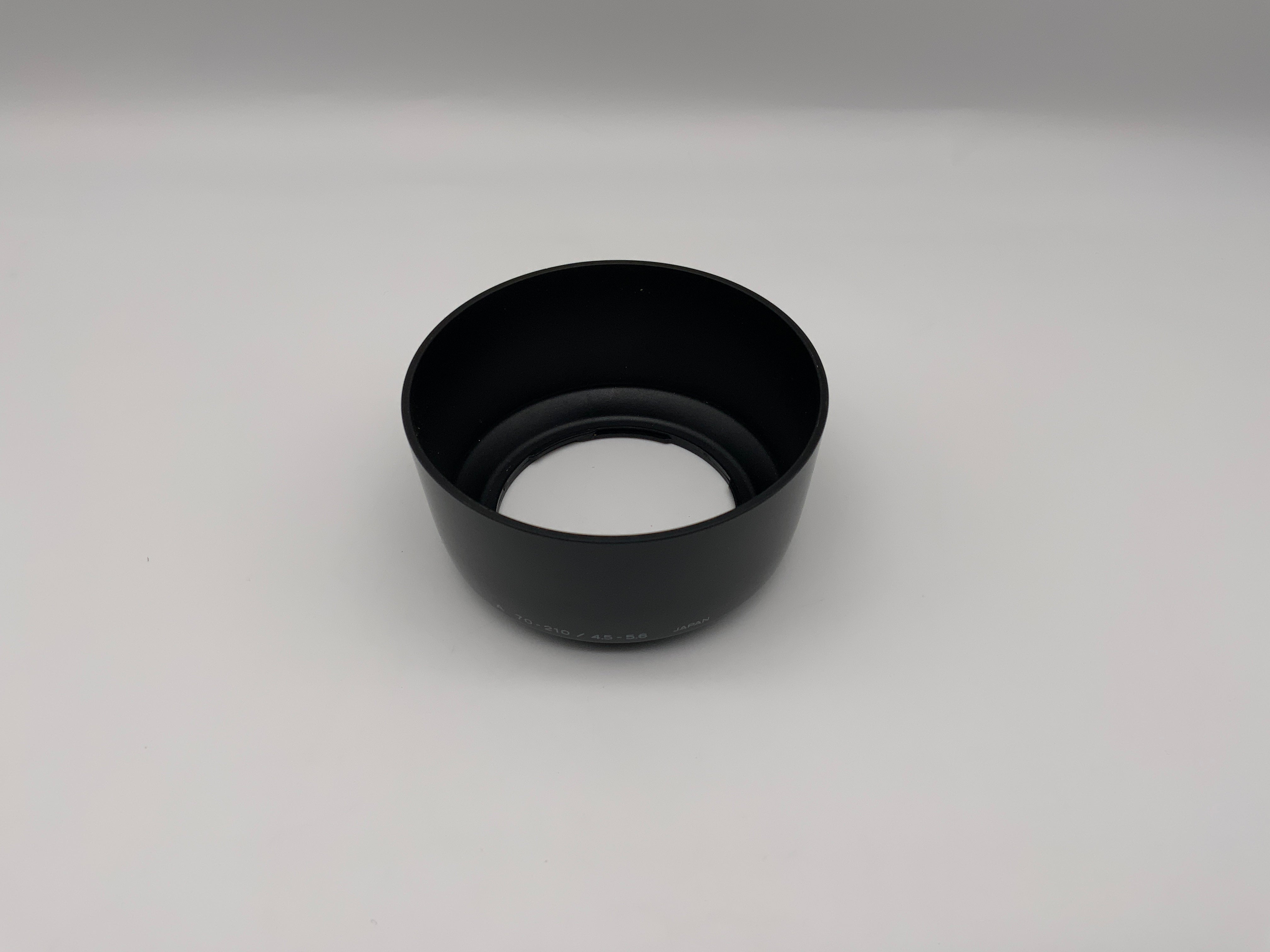 Minolta lens hood A 70-210 / 4.5-5.6, black