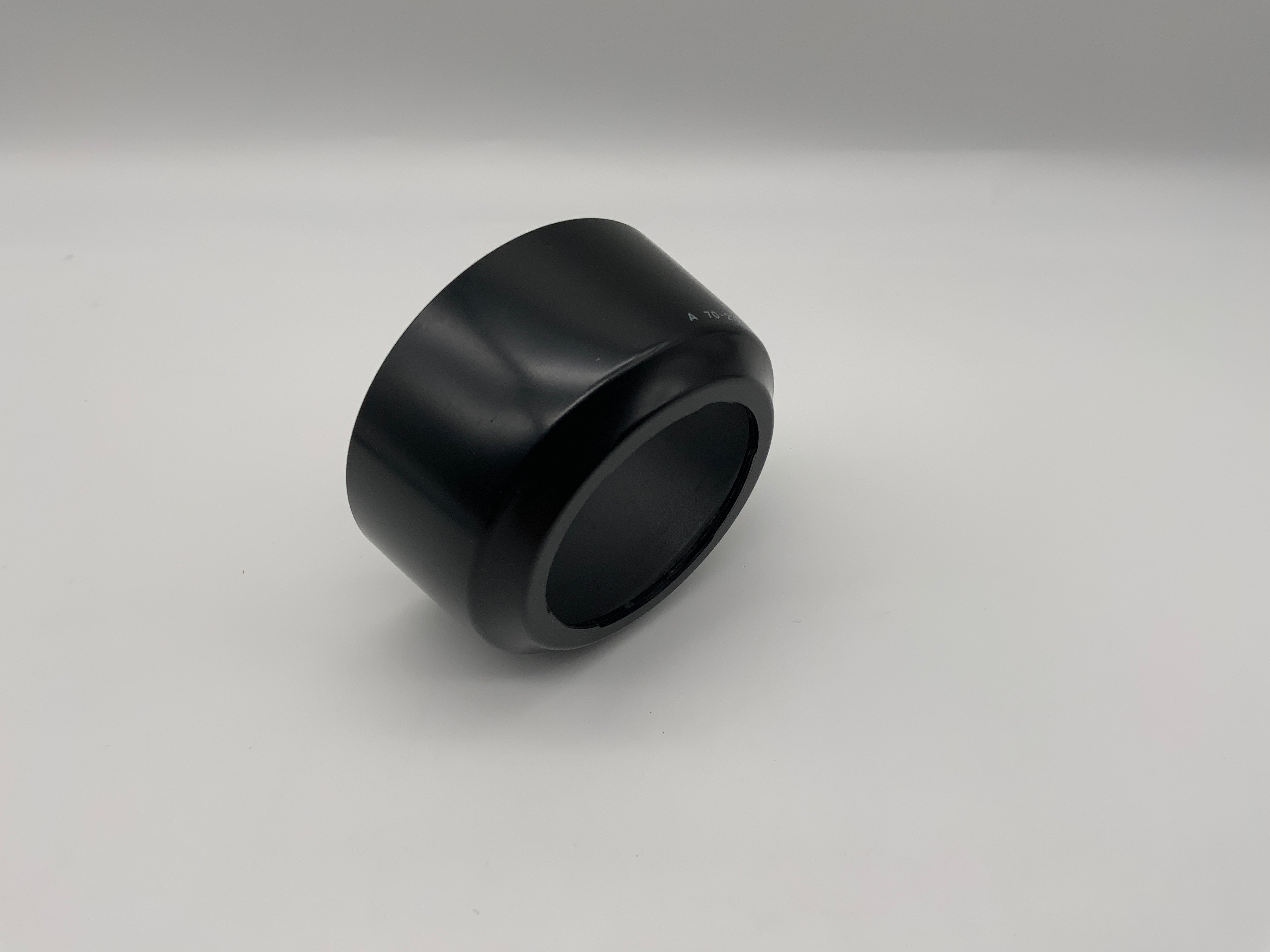 Minolta lens hood A 70-210 / 4.5-5.6, black
