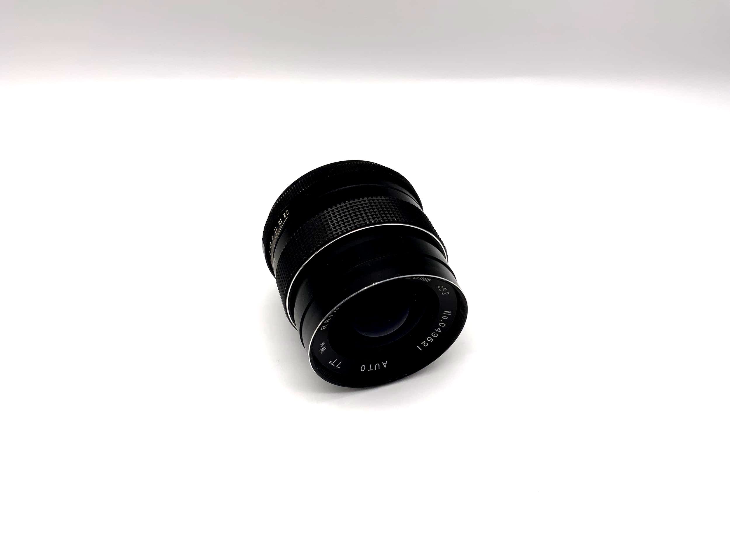 Raynox 28mm 1:2.8 Lens Auto Camera Lens (M42)