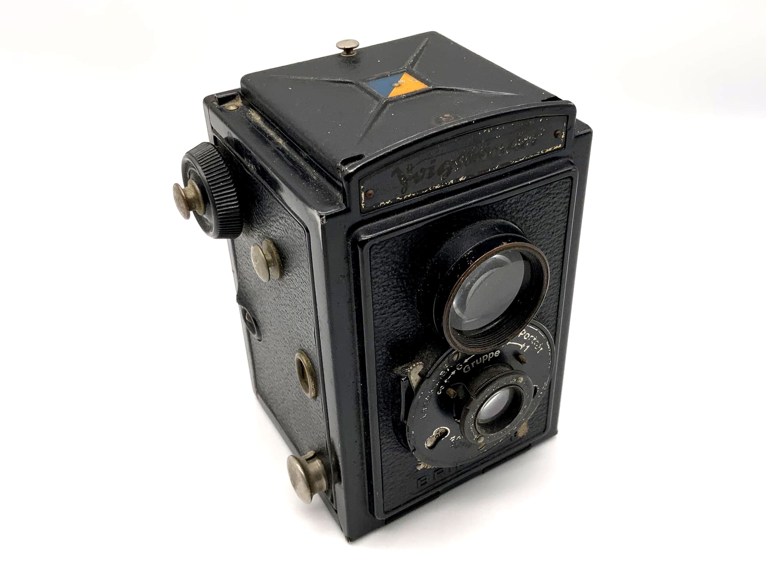 Voigtländer Brillant Anastigmat Voigtar 1:7.7 F=7.5cm TLR twin-lens analog camera