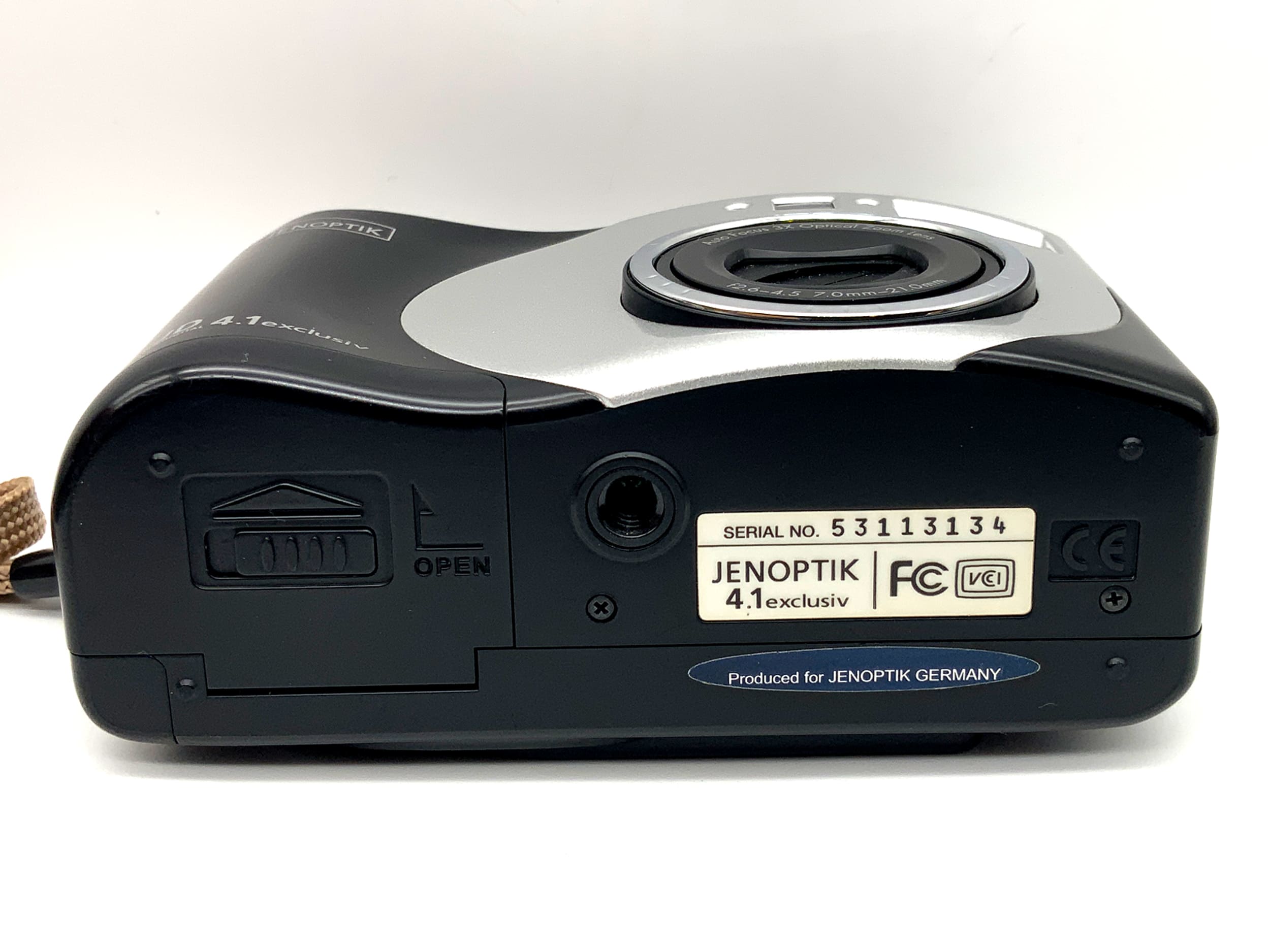 Jenoptic Jendigital 4.1 Exclusive Digital Compact Camera + Case