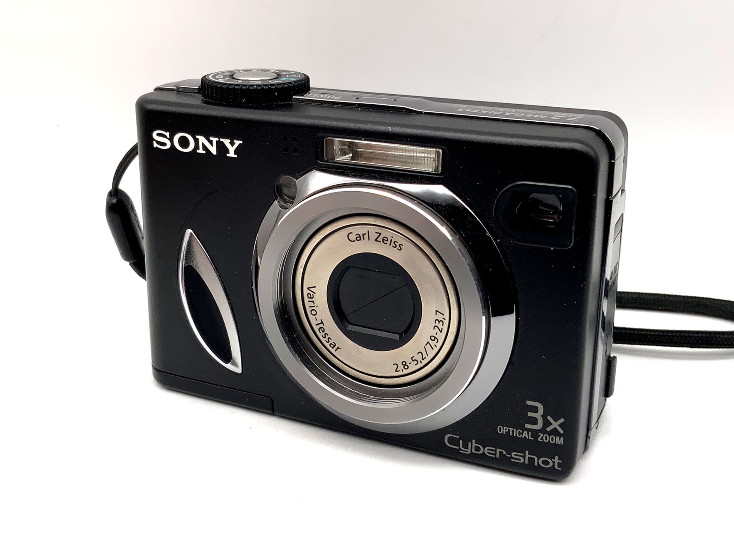 Sony Cyber-Shot DSC-W17 digital compact camera Vario-Tessar 2.8-5.2/7.9-23.7