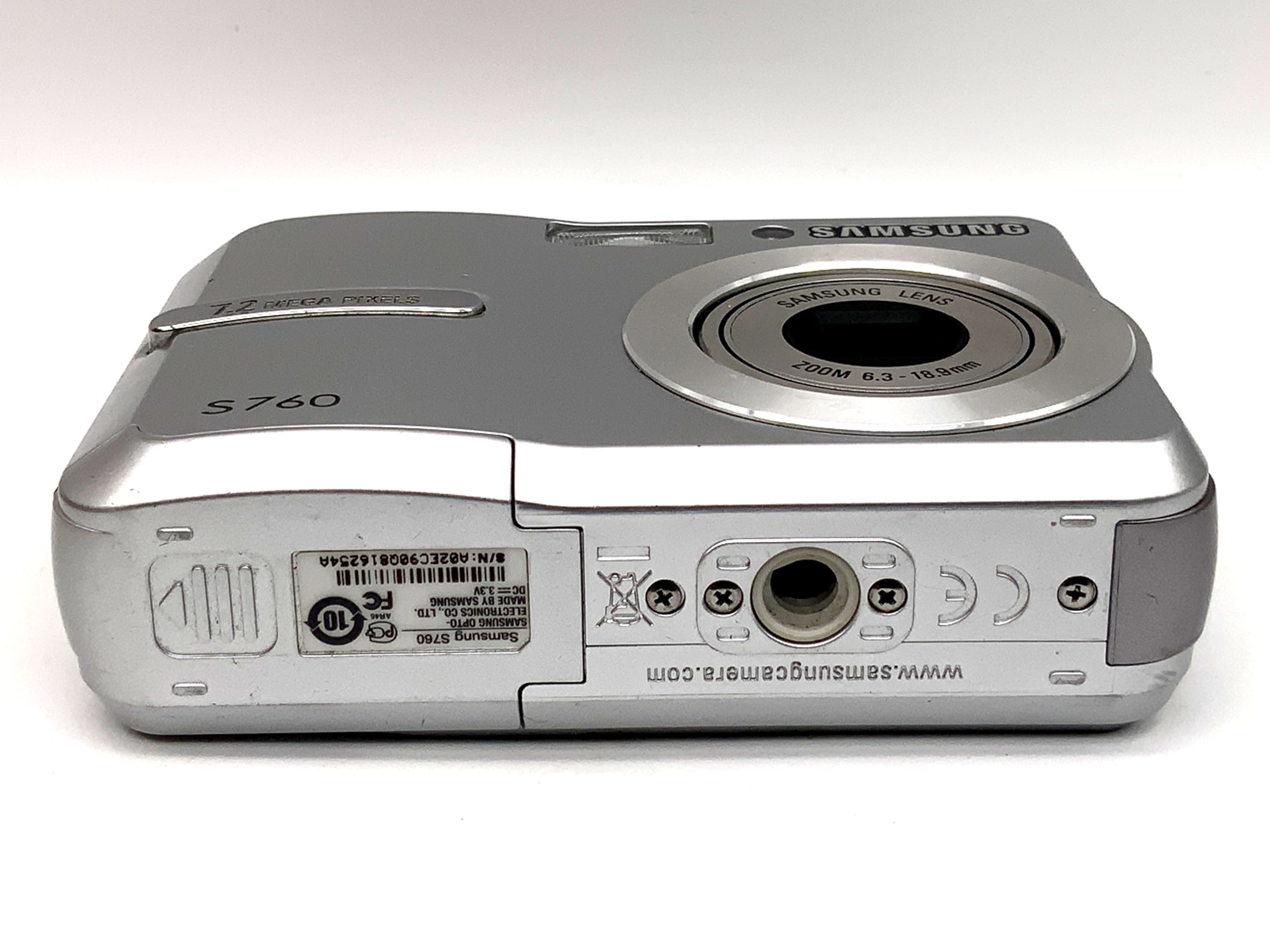 Samsung S760 Digital Compact Camera with Zoom 6.3-18.9mm Lens 7.2 MP