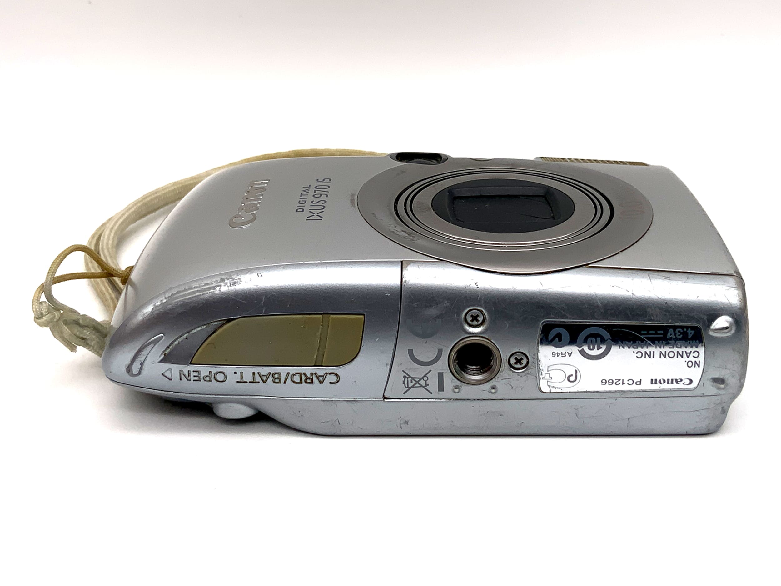 Canon IXUS 970 IS Digital Compact Camera with 5x 6.6-33.0mm 1:3.2-5.7 10.0 MP