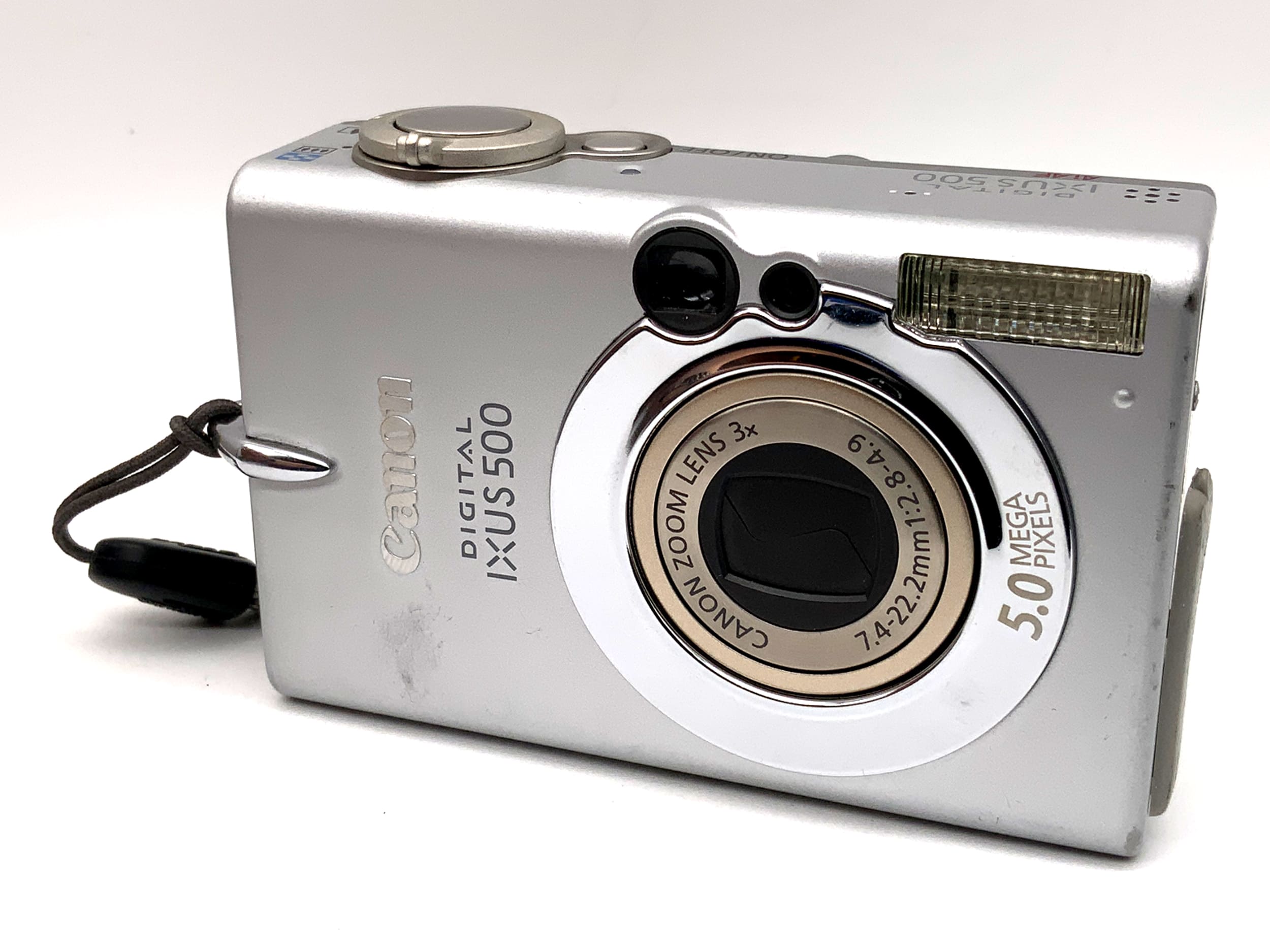 Canon IXUS 500 Digital Compact Camera with 3x 7.4-22.2mm 1:2.8-4.9 5.0 MP Ai AF