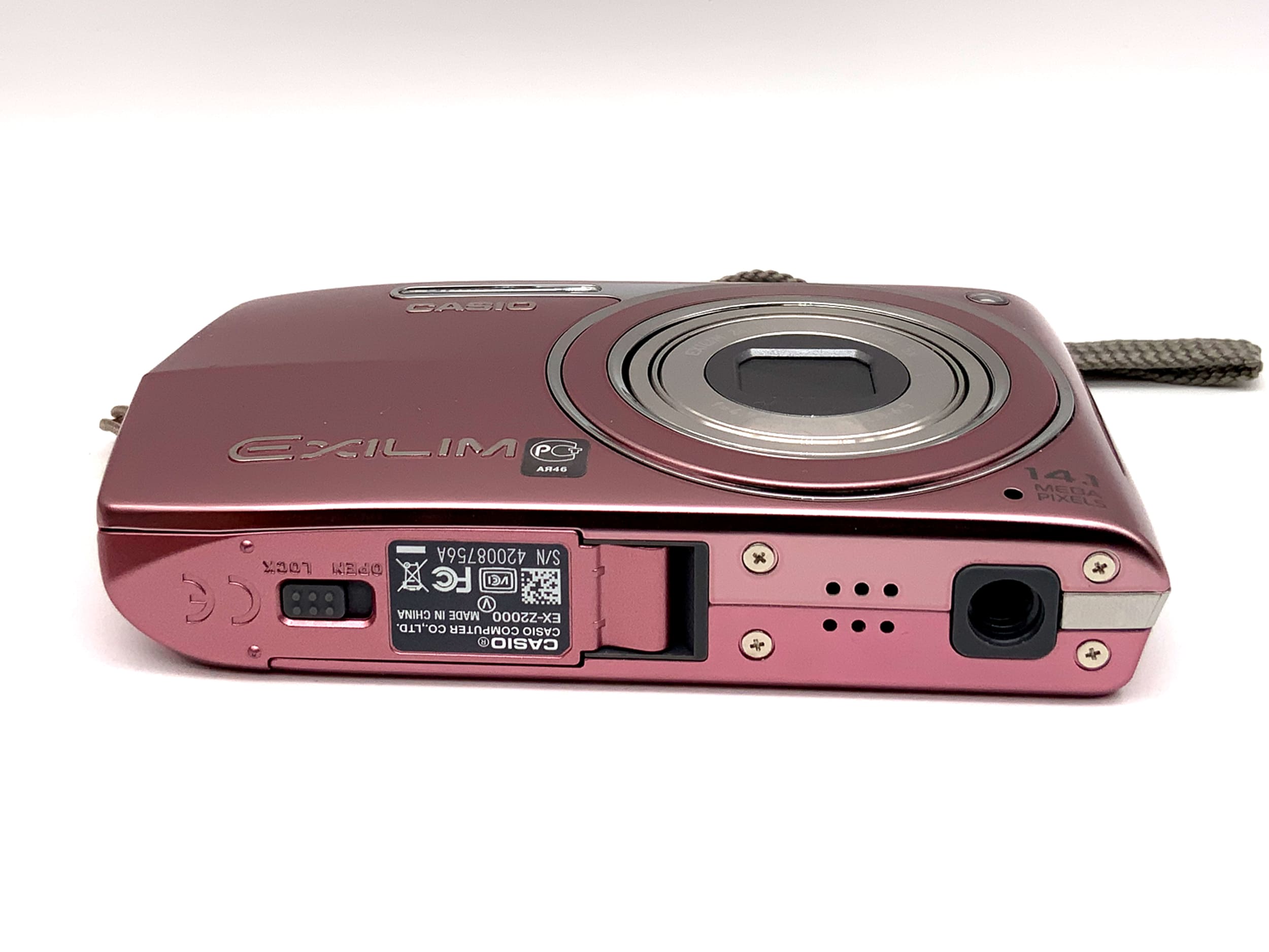 Casio Exilim EX-Z2000 Digital Compact Camera Digital Camera 14.1 MP CCD