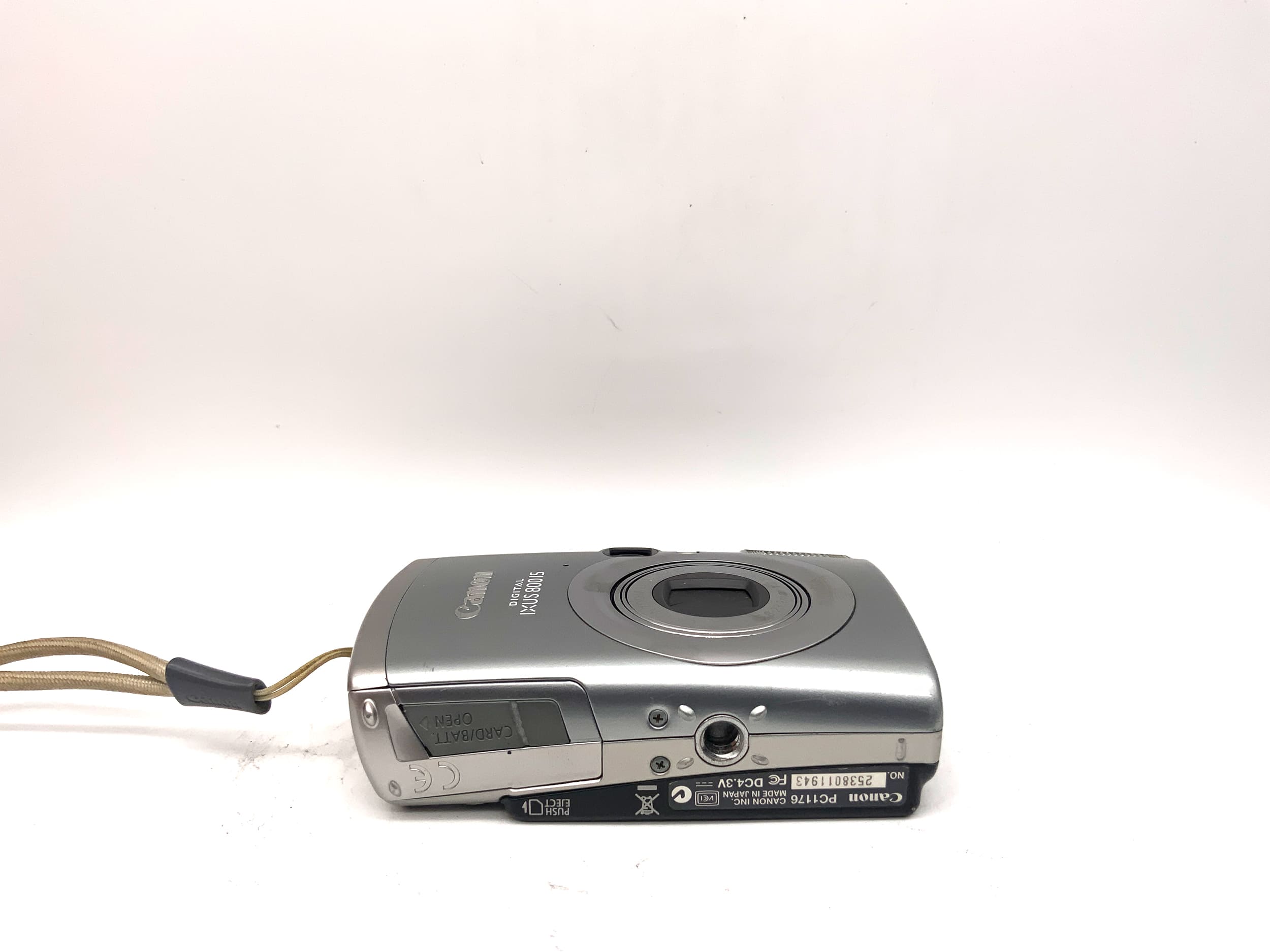 Canon IXUS 800 IS digital compact camera with 4x IS 5.8-23.2mm 1:2.8.5.5