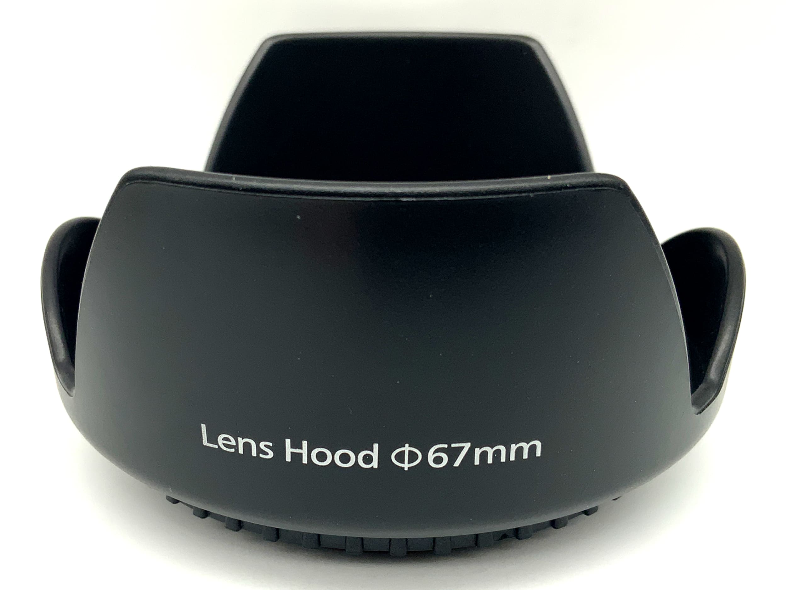 Lens hood with 67mm screw thread, tulip-shaped