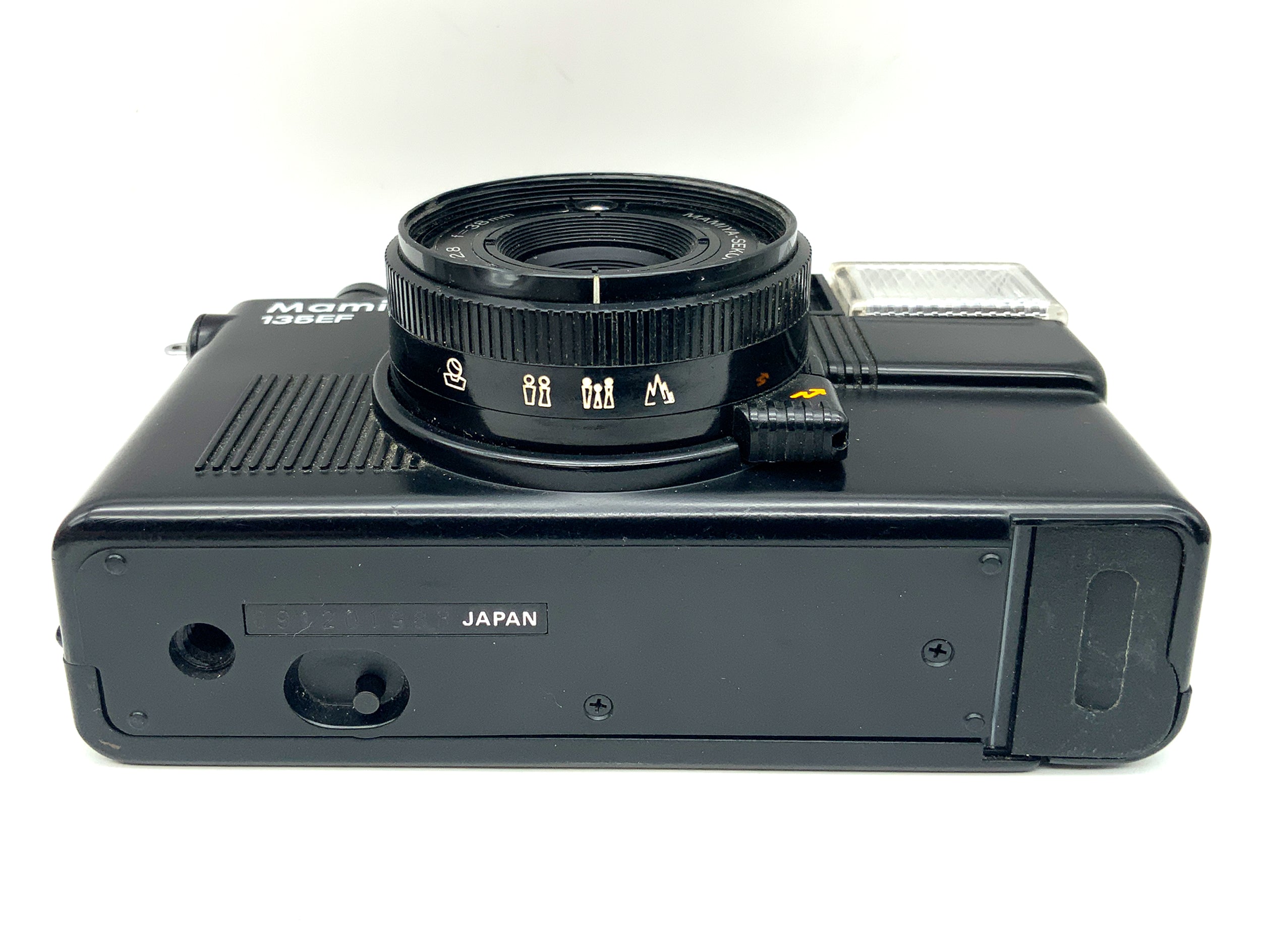 Mamiya 135EF rangefinder camera with Mamiya-Sekor 1:2.8 f=38mm analog camera