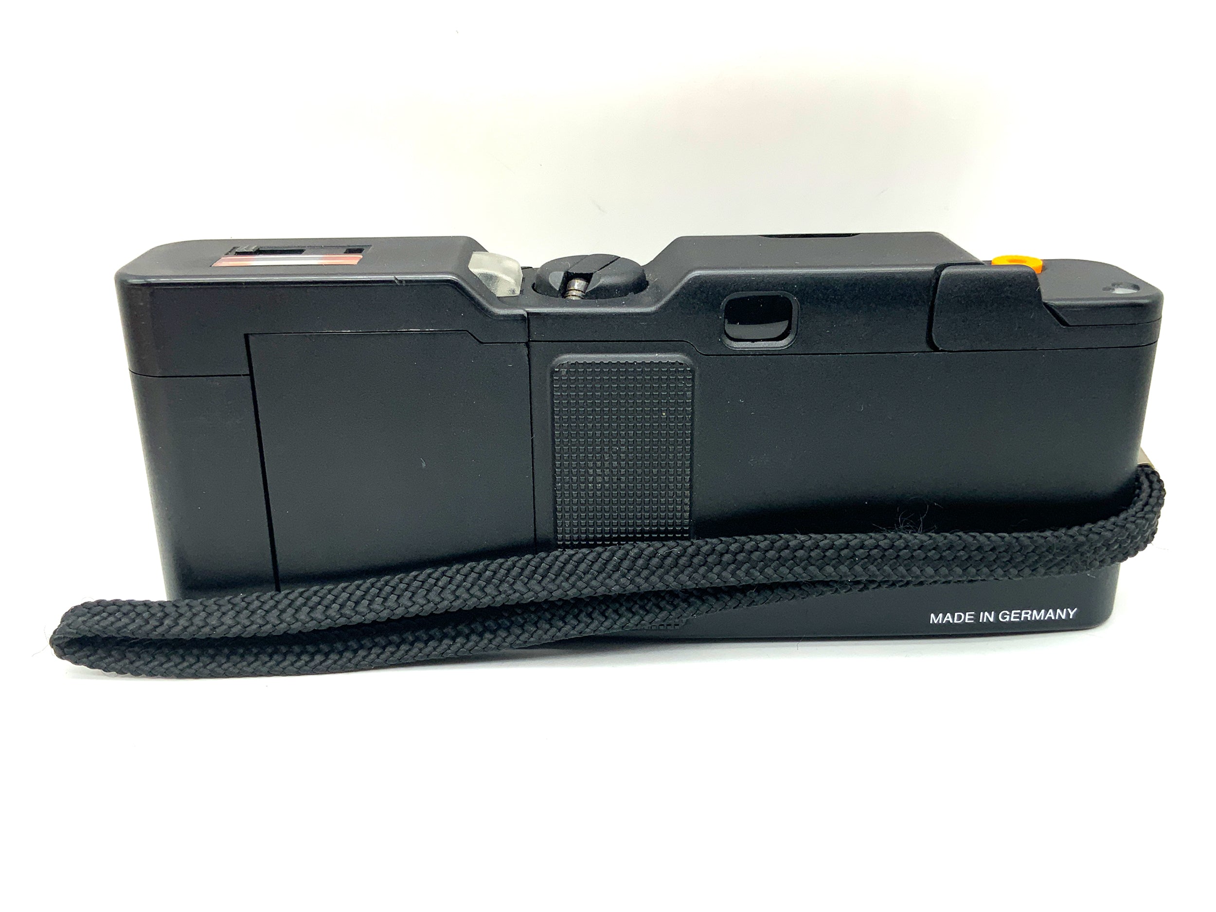 Voigtländer Vito C rangefinder camera with Color Skopar 2.8/38 lens and Vitolux 18 flash.