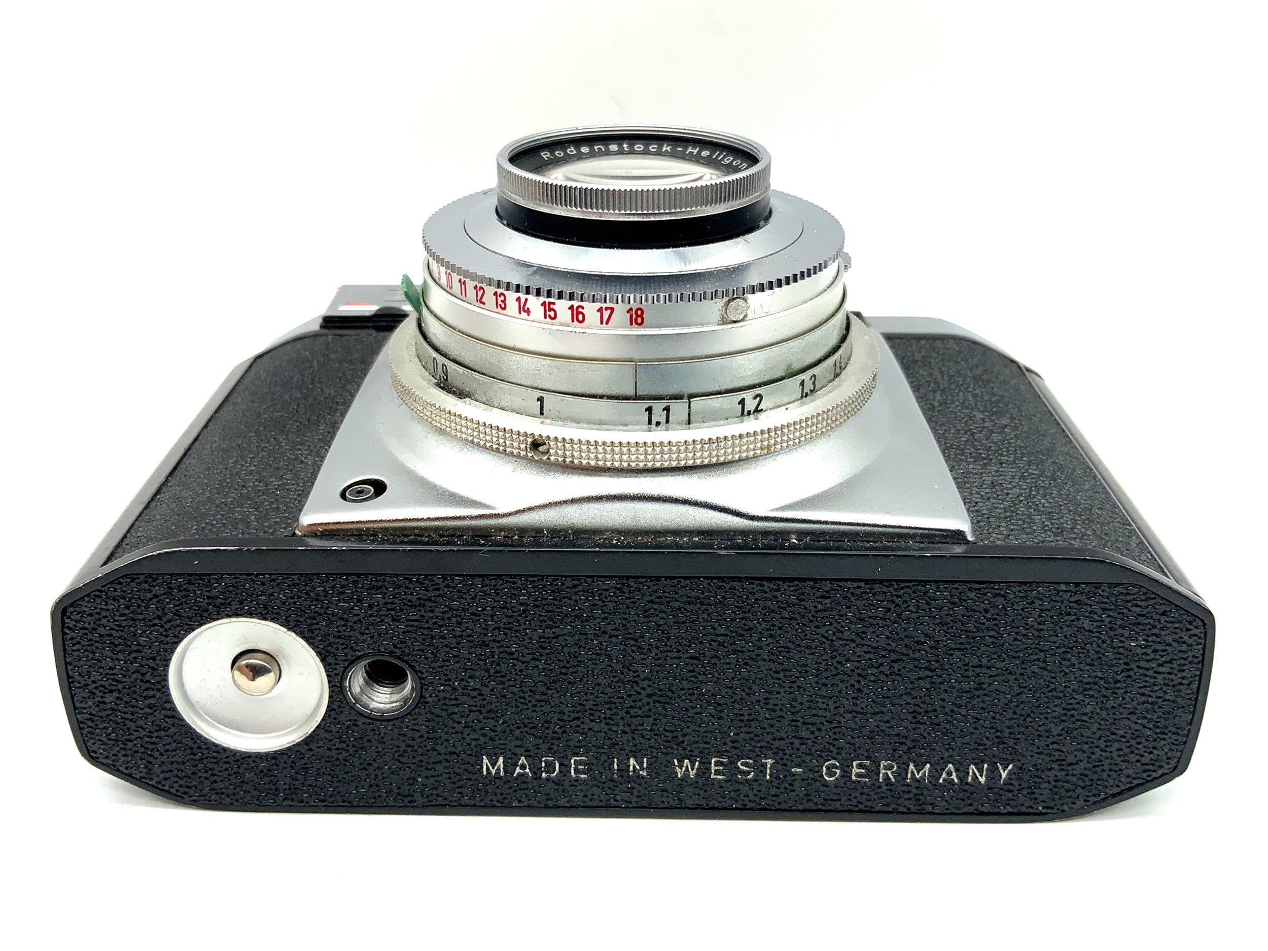 Iloca Rapid II L viewfinder camera with Heligon 1:2 f=50mm Compur Rapid analog camera